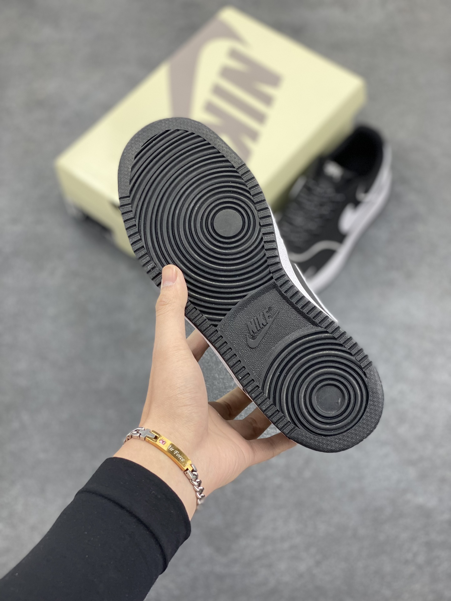 图片[5]-海外爆款 ZP订单 NIKE EBERNON Low prm 小空军低帮百搭透气休闲运动板鞋 独家头层版本 原数据独家私模大底 纯正版型 清洁度完美 货号：FD5188-113 尺码：36 36.5 37.5 38 38.5 39 40 40.5 41 42 42.5 43 44 44.5 45-选品中心