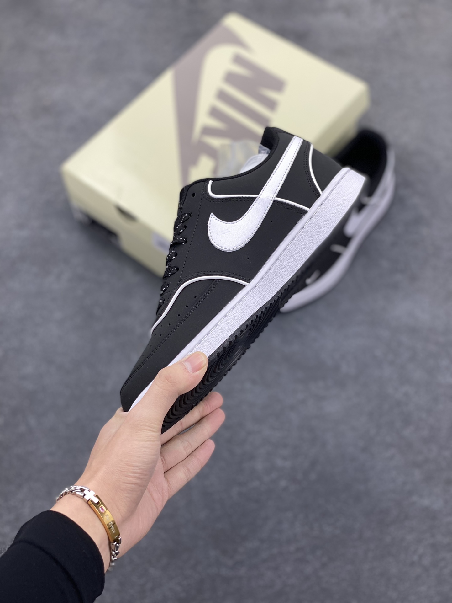 图片[3]-海外爆款 ZP订单 NIKE EBERNON Low prm 小空军低帮百搭透气休闲运动板鞋 独家头层版本 原数据独家私模大底 纯正版型 清洁度完美 货号：FD5188-113 尺码：36 36.5 37.5 38 38.5 39 40 40.5 41 42 42.5 43 44 44.5 45-选品中心