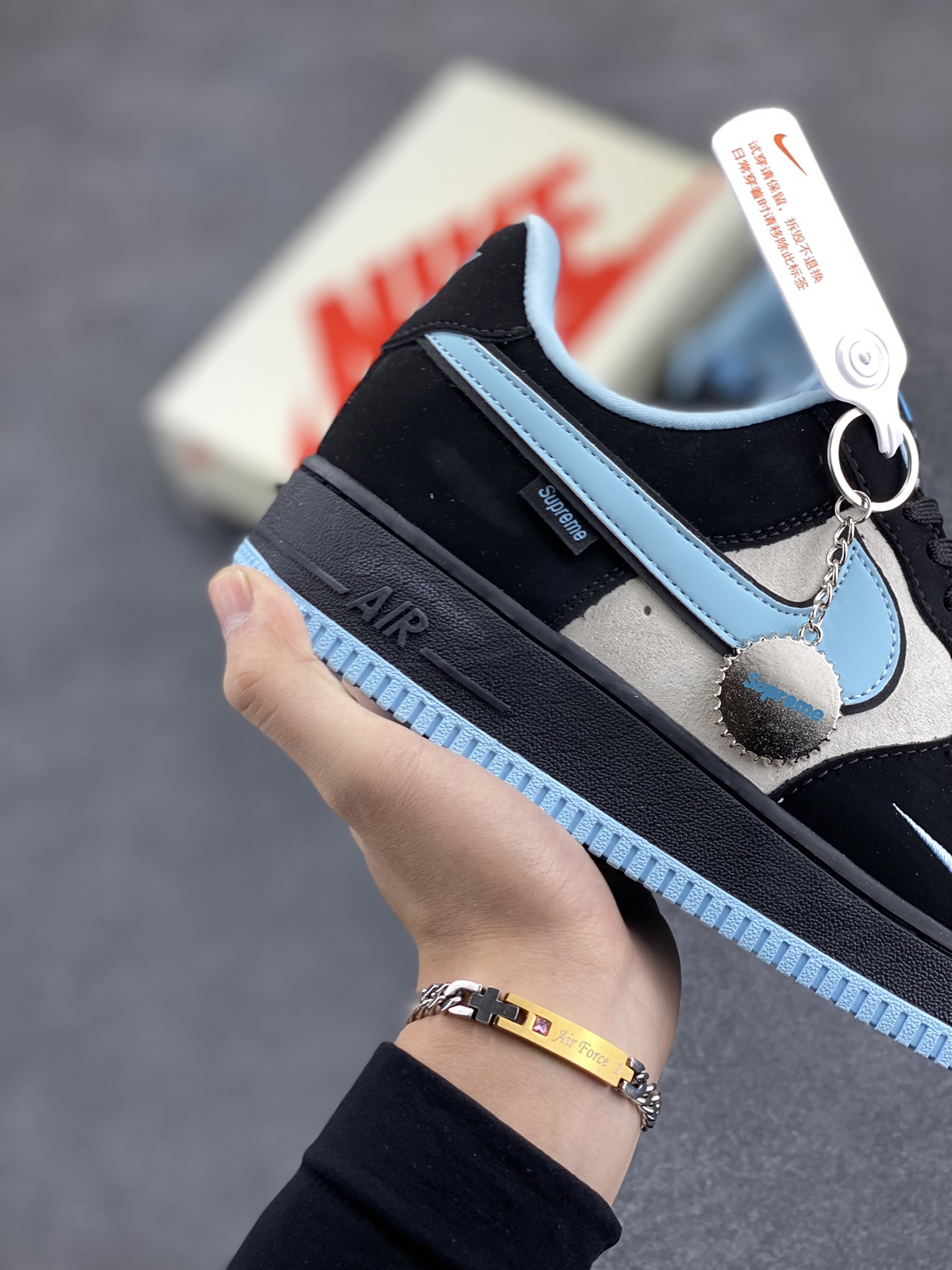 图片[6]-NIke Air Force 1 \’07 Low “Supreme联名——小清新蒂芙尼”空军一号 低帮 运动鞋 休闲鞋 折边针车 工艺难度大 原楦头原纸板 原装鞋盒 定制五金配件 内置全掌气垫 原厂鞋底 货号：DF0188-025 尺码：36 36.5 37.5 38 38.5 39 40 40.5 41 42 42.5 43 44 44.5 45-选品中心