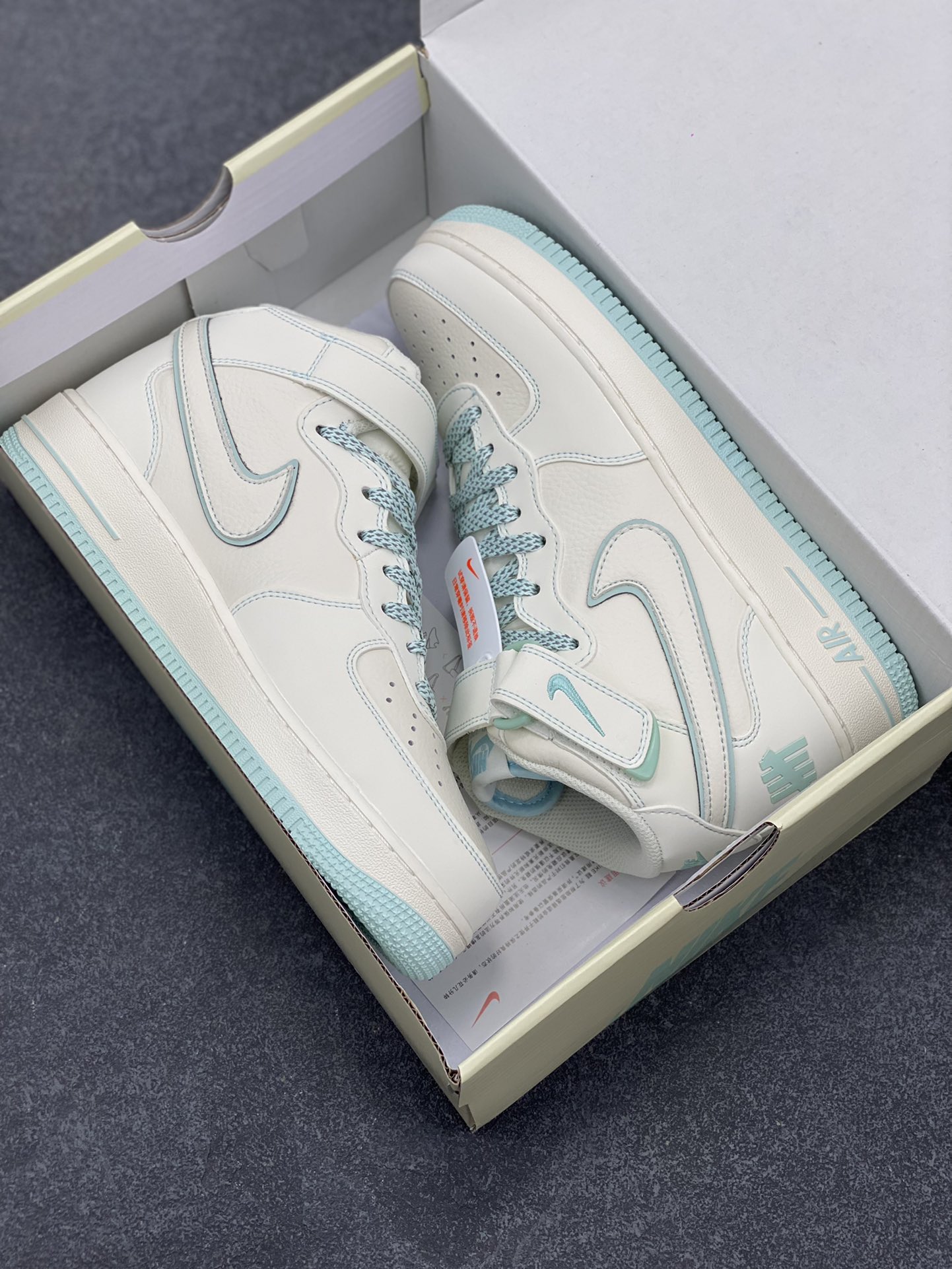 图片[9]-Underfented×Nike Air Forece 1 Mid满天星空军一号中帮休闲板鞋 定制皮料 3M反光 原楦原纸板 纯正版型 清洁度完美 内置全掌气垫 货号：GB5969-002 尺码：36 36.5 37.5 38 38.5 39 40 40.5 41 42 42.5 43 44 44.5 45-选品中心