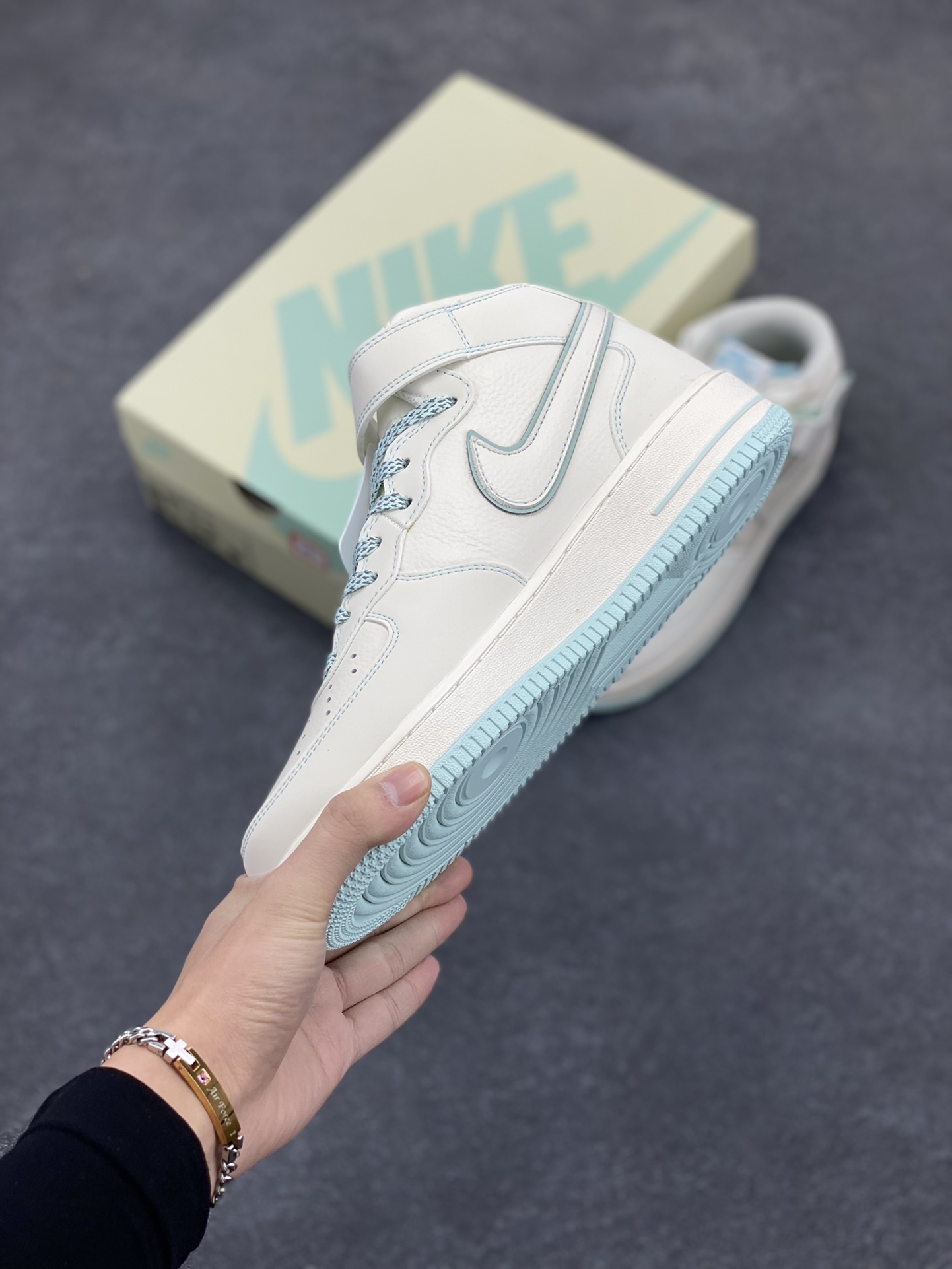 图片[3]-Underfented×Nike Air Forece 1 Mid满天星空军一号中帮休闲板鞋 定制皮料 3M反光 原楦原纸板 纯正版型 清洁度完美 内置全掌气垫 货号：GB5969-002 尺码：36 36.5 37.5 38 38.5 39 40 40.5 41 42 42.5 43 44 44.5 45-选品中心