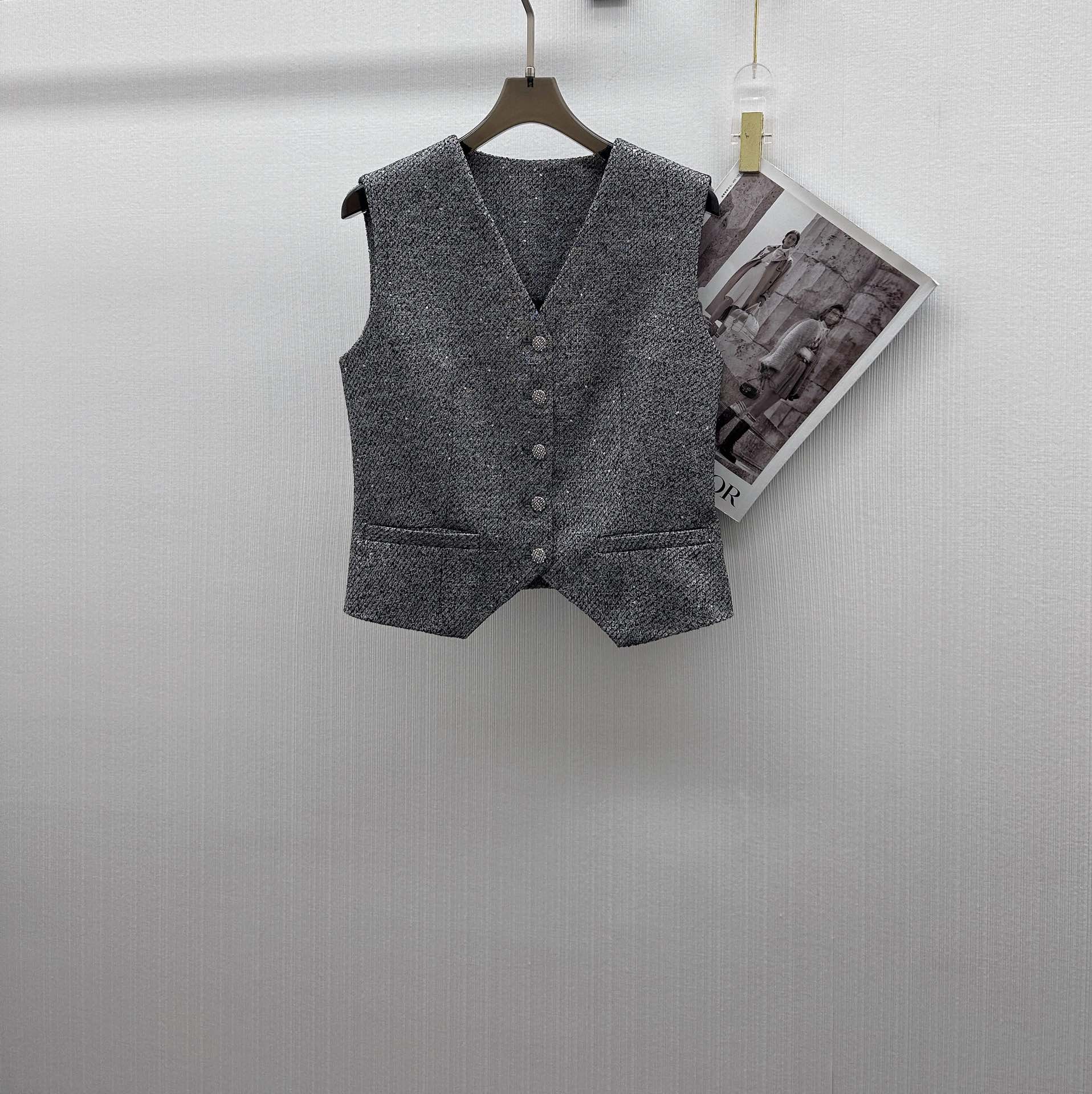 Versatile P989 Dress with Tweed Accents: Stylish and Unique Wardrobe Addition - 图片 2