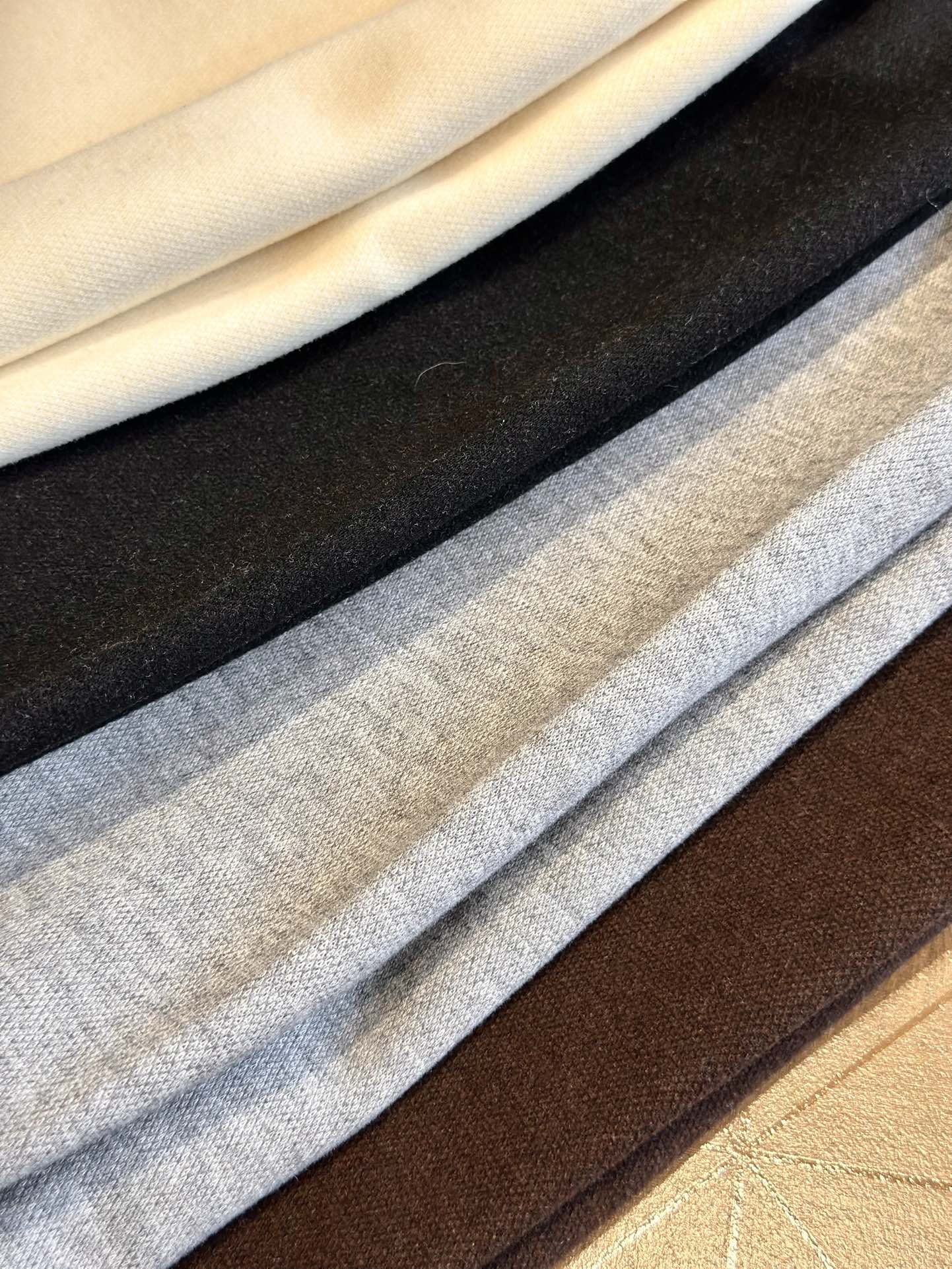 MiniCost Clothes 3