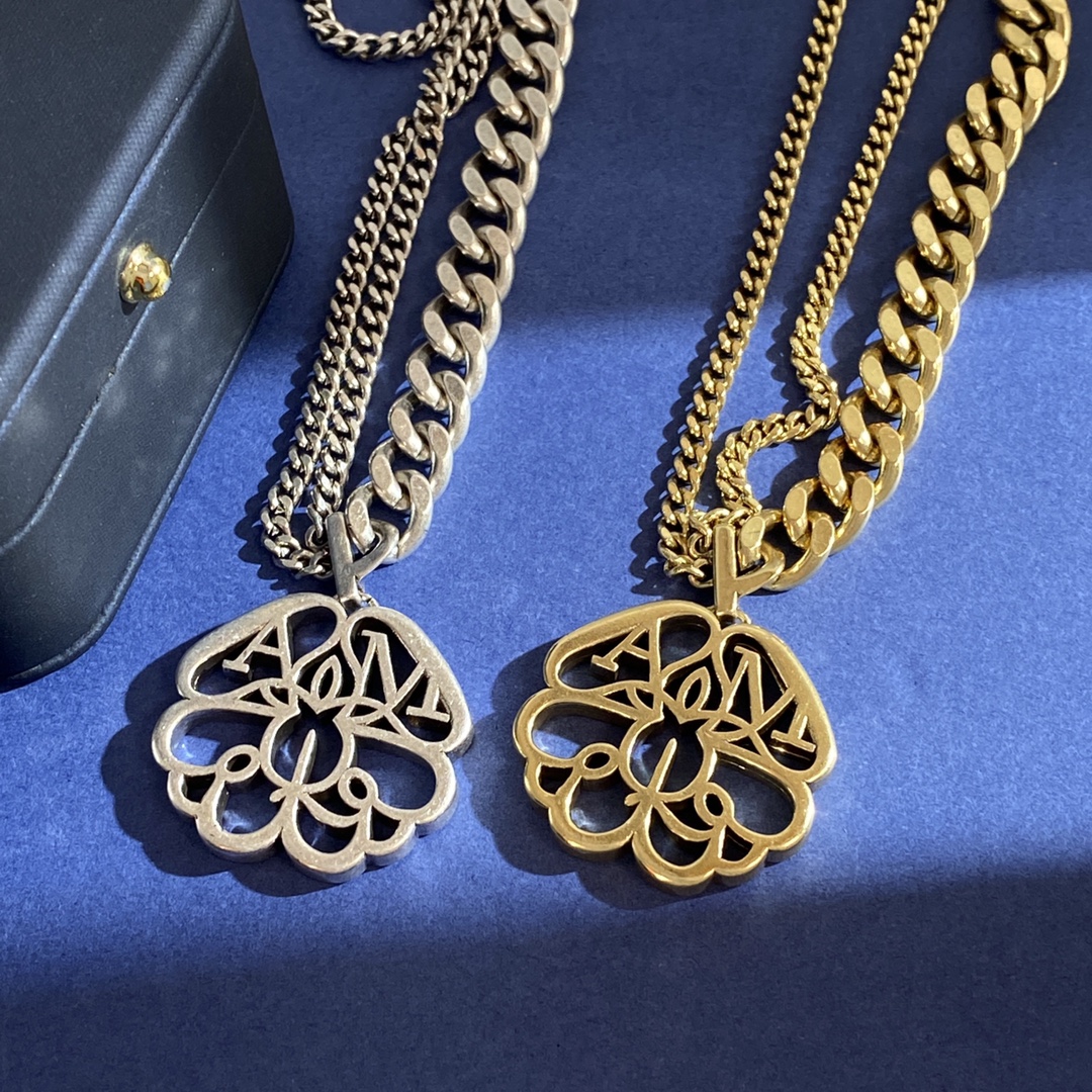 Alexander McQueen 亚力山大MQ麦昆欧美 字母花型镂空吊坠双层链条项链 黄铜材料 2个色