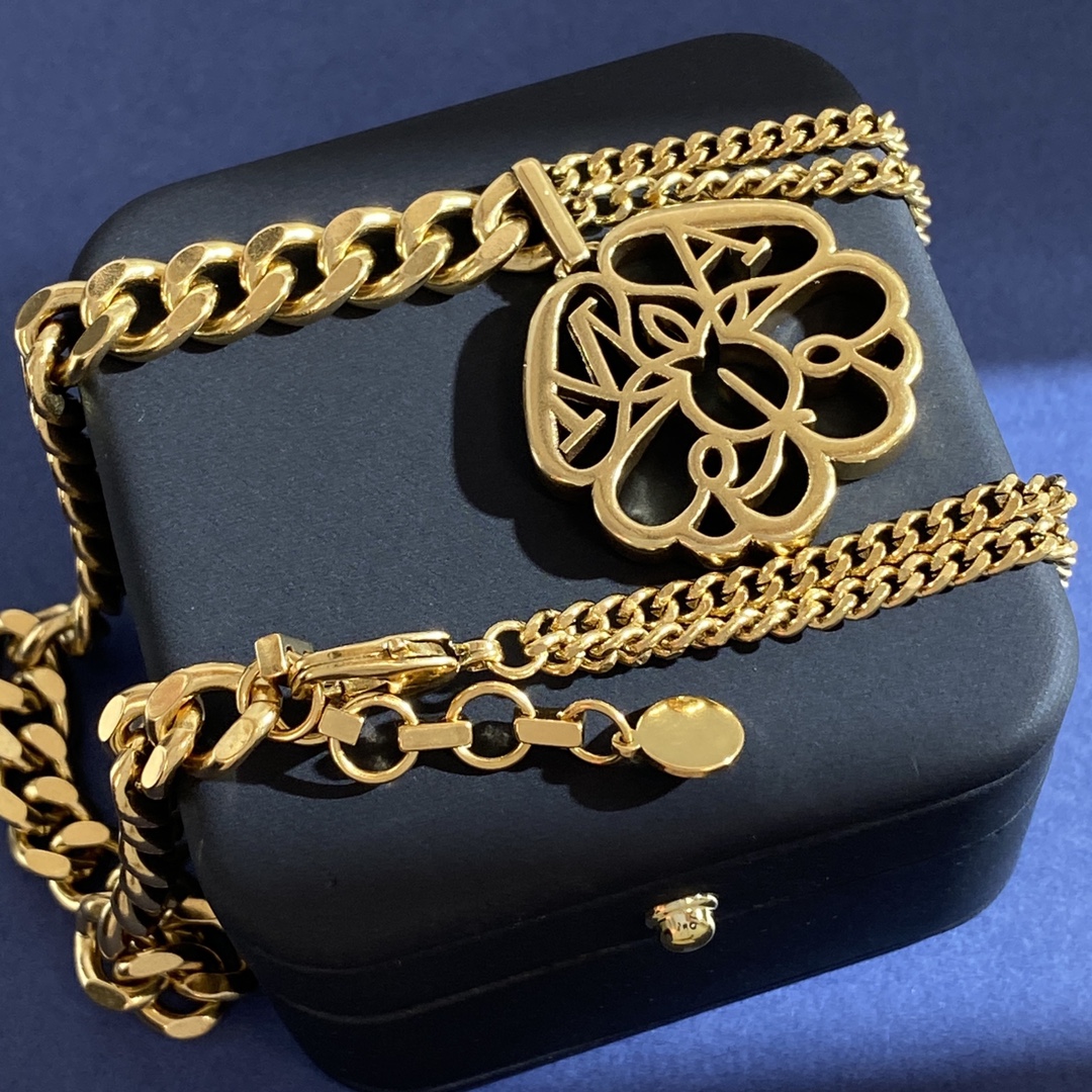 Alexander McQueen 亚力山大MQ麦昆欧美 字母花型镂空吊坠双层链条项链 黄铜材料 2个色