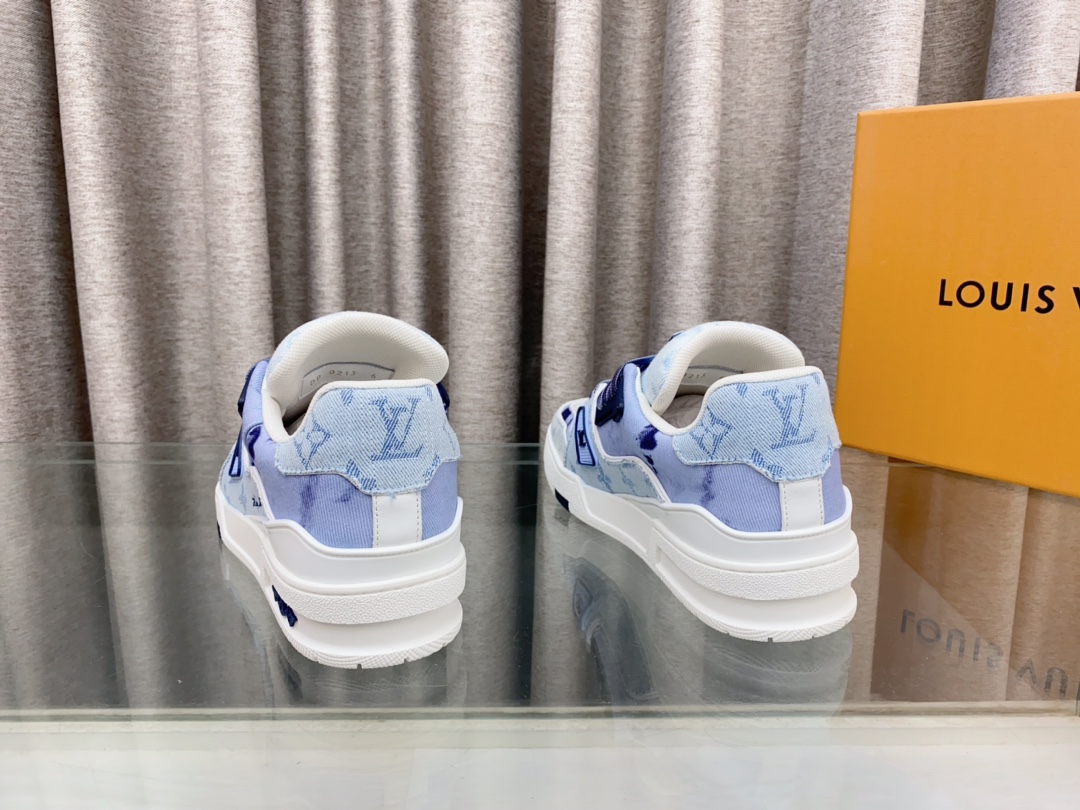 Louis Vuitton 2024新款 LV Trainer Maxi运动鞋将成衣系列的宽松廓形引入VirgilAbloh笔下的LVTrainer运动鞋设计