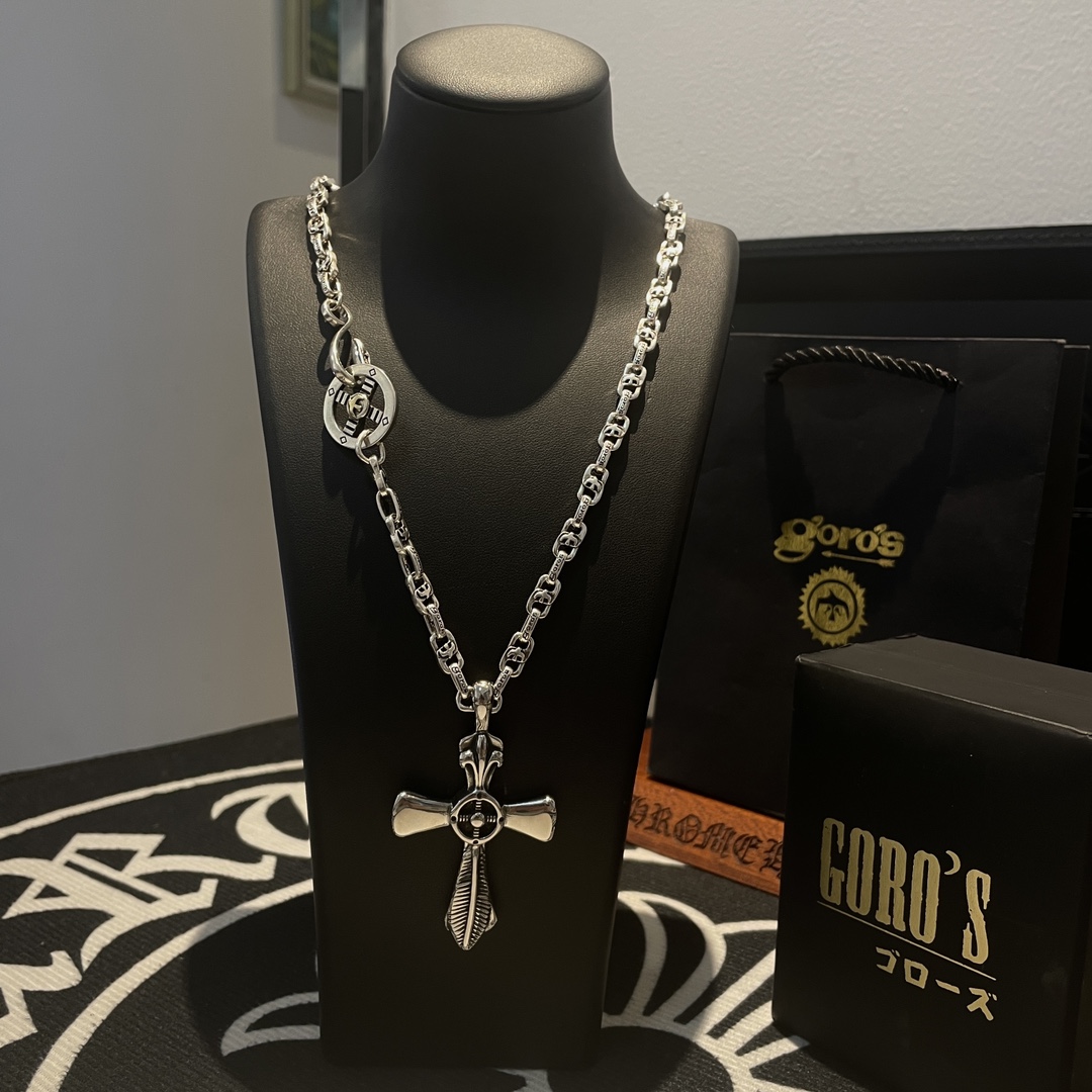 NO:108611,[New Products are on the Shelves] Goro’s Takahashi Goro Cross Feather Pendant, Takahashi Classic Ascension Necklace, Top Version, Accepted Exclusive Shooting, Focus on the High-end Market, Kuaishou/ins/Xiaohongshu popular models, absolutely different from the ordinary version!  The details of the picture product are consistent with ZP!  Original production process, precision quality, purely handmade, authentic model opening, fashion essentials, both men and women can wear, same couple style, rock punk silver style, retro elements, trendy and versatile, same style on the official website, fine jewelry, necklace19860909【新品上架】Goro’s高桥吾郎十字架羽毛吊坠,高桥经典飞鸟项链,顶级版本,认准独家拍摄,主攻高端市场 ,快手/ins/小红书热门款,绝对区别普通版本！图片产品细节与ZP一致！原版制作工艺 精工品质 纯手工打造 ～正品开模潮流时尚必备 男女均可佩戴 情侣款同款 摇滚朋克泰银风格 复古元素 潮流百搭 官网同款,饰品精品,necklace,Jewelry