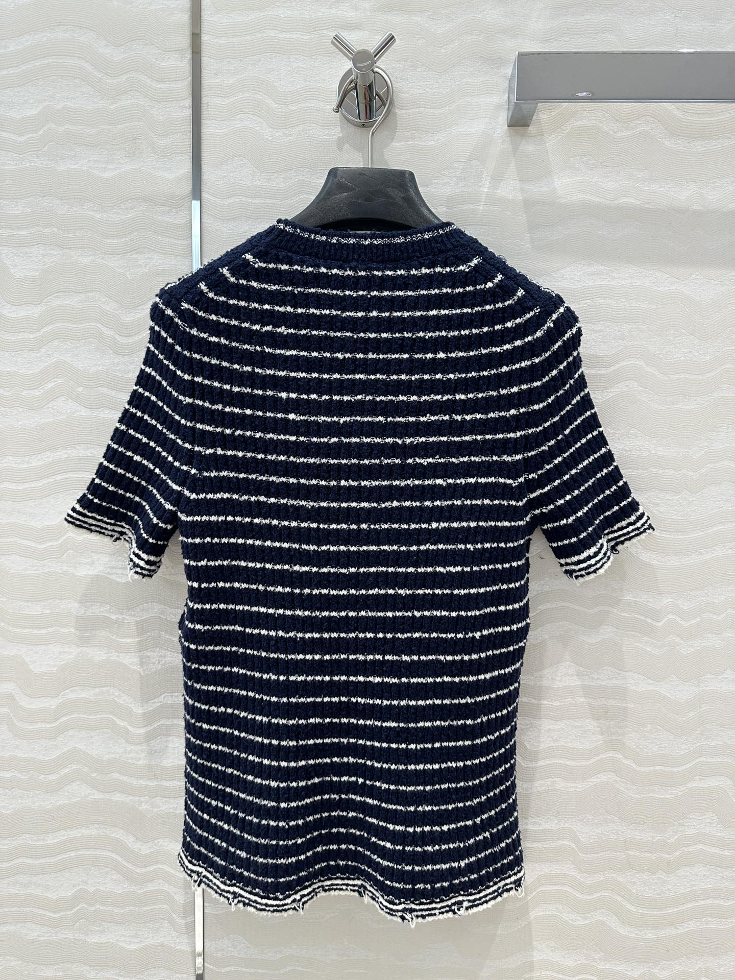 高端原单品质💋Miss D*限定新品！特种纱海军风条纹圆领针织小上衣，认准我家品质❤️细条纹撞色超级显白