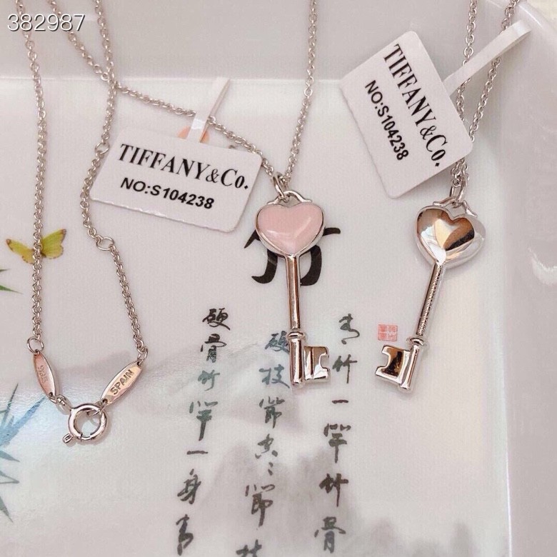 Tiffany & Co. 配图片防伪标签 火爆 最新 蒂芙尼tiff 滴油 桃心 钥匙项链 高端定制 925纯银 滴油