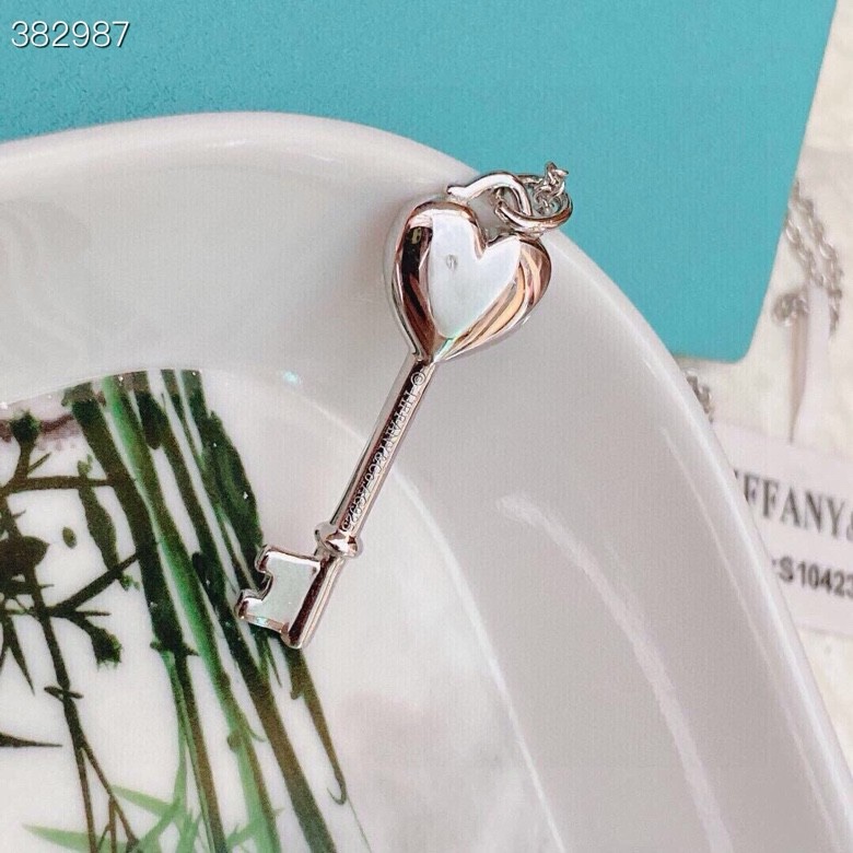 Tiffany & Co. 配图片防伪标签 火爆 最新 蒂芙尼tiff 滴油 桃心 钥匙项链 高端定制 925纯银 滴油