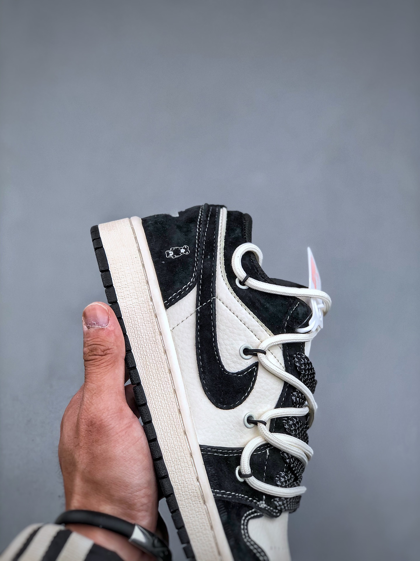 Local store DAir Jordan 1 Retro Low x Bearbrick Violent Bear Rice White - Shoe 6