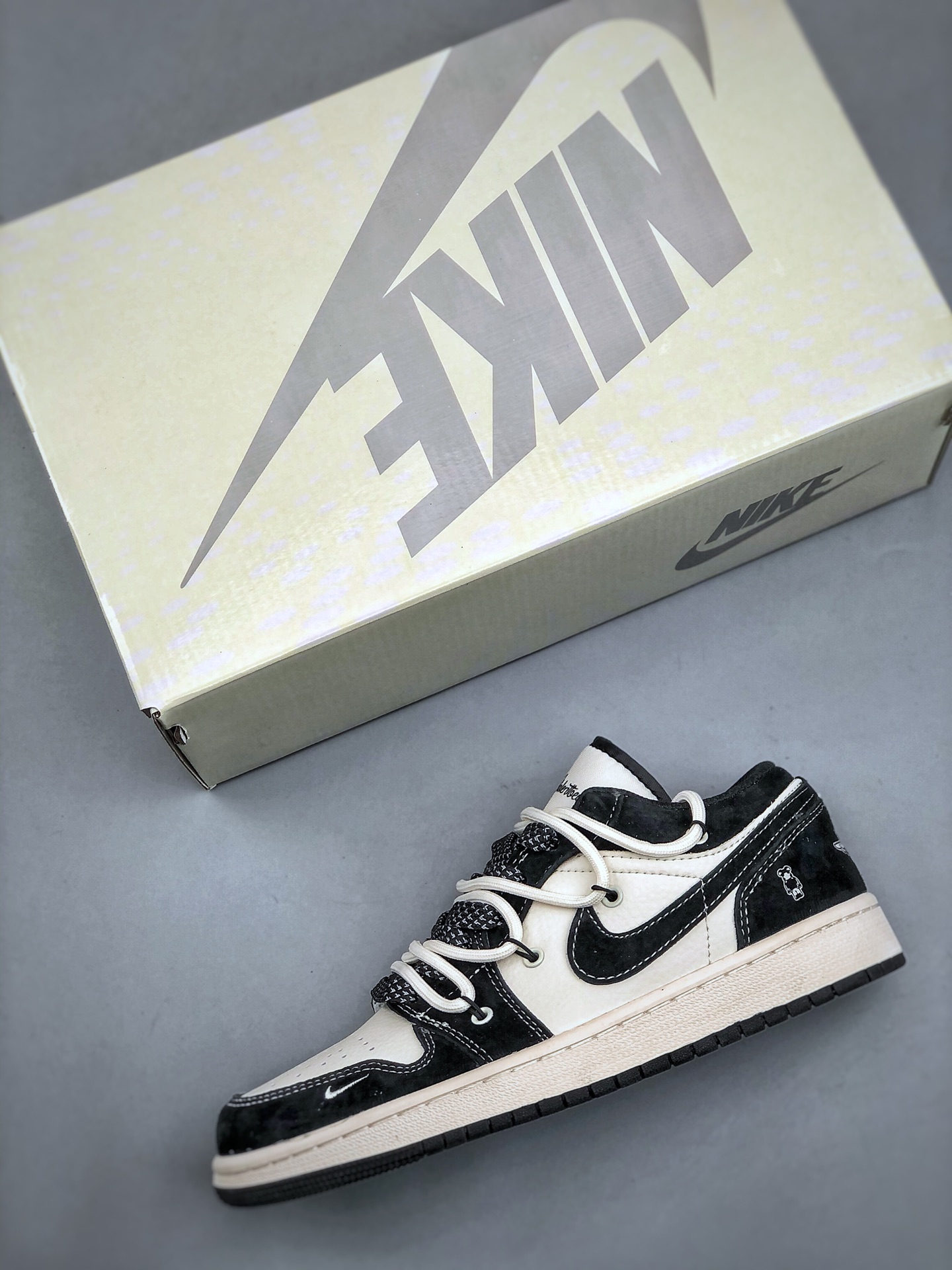 Local store DAir Jordan 1 Retro Low x Bearbrick Violent Bear Rice White - Shoe 3