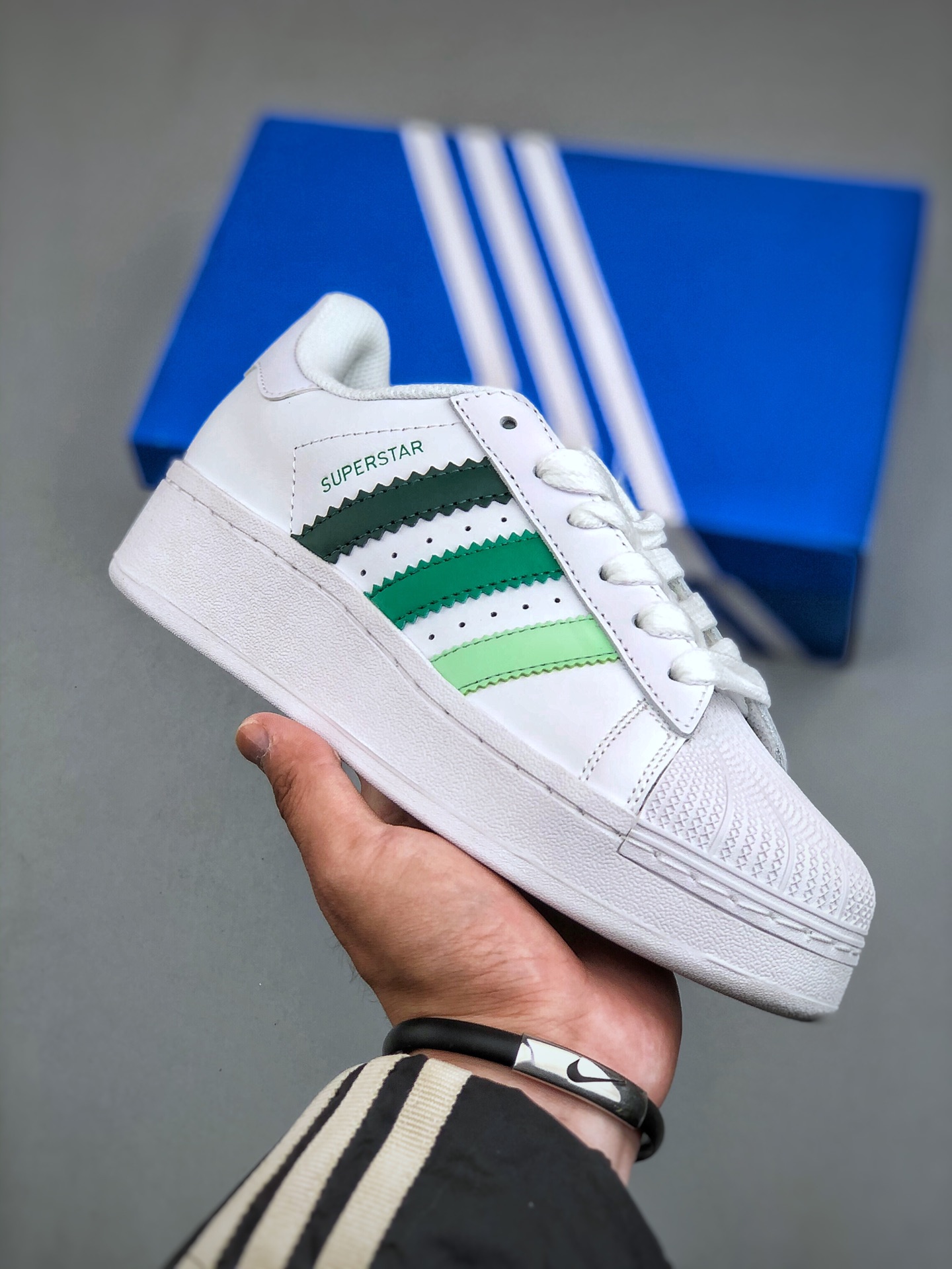 Local store BAdidas Originals Superstar XLG Shell Head Series Low cut - Shoe