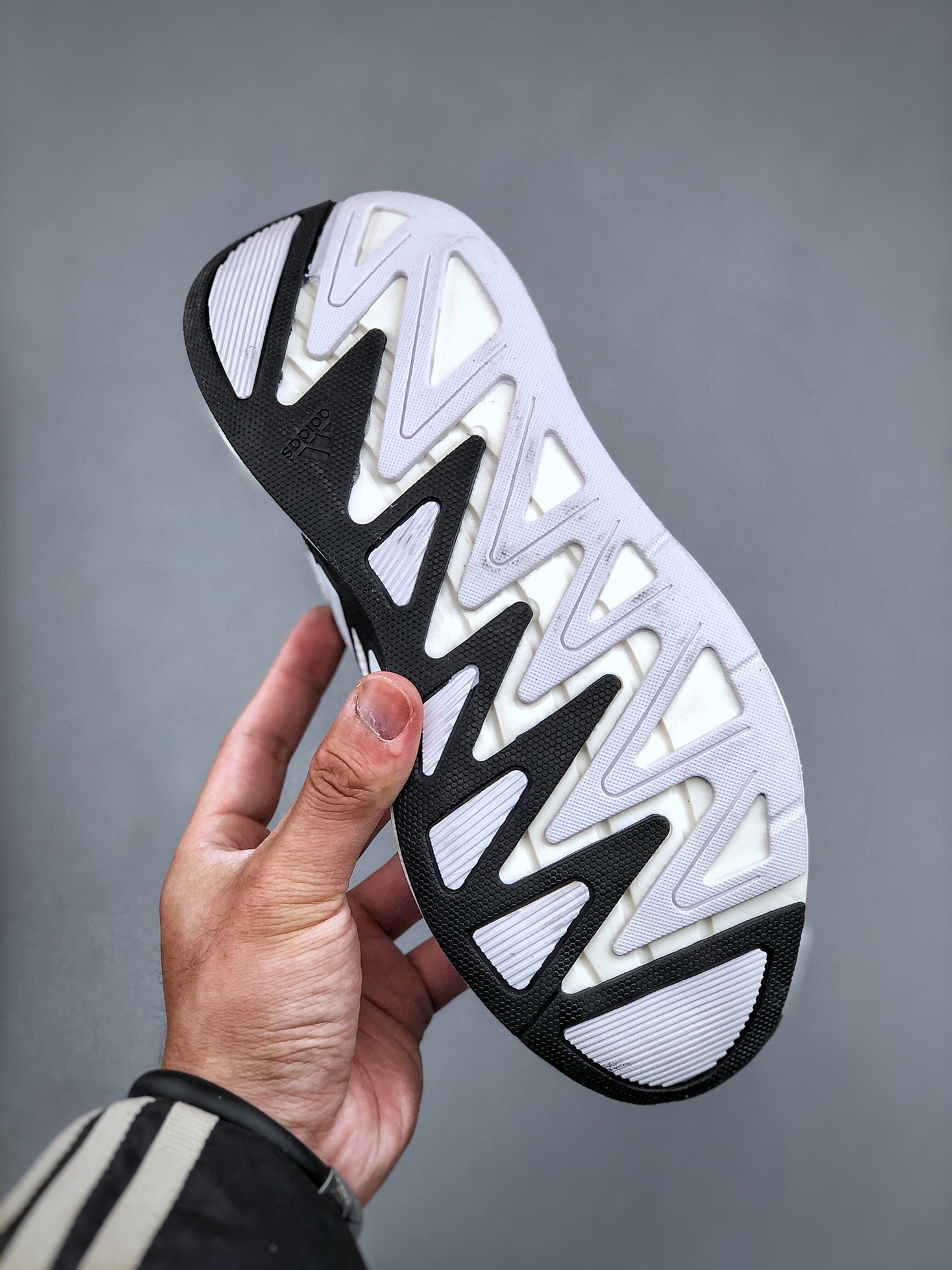 adidas ADIZERO ARUKU 运动舒适防滑耐磨 低帮跑步鞋 男女款 货号:JQ7395 尺码:36-45(半 8