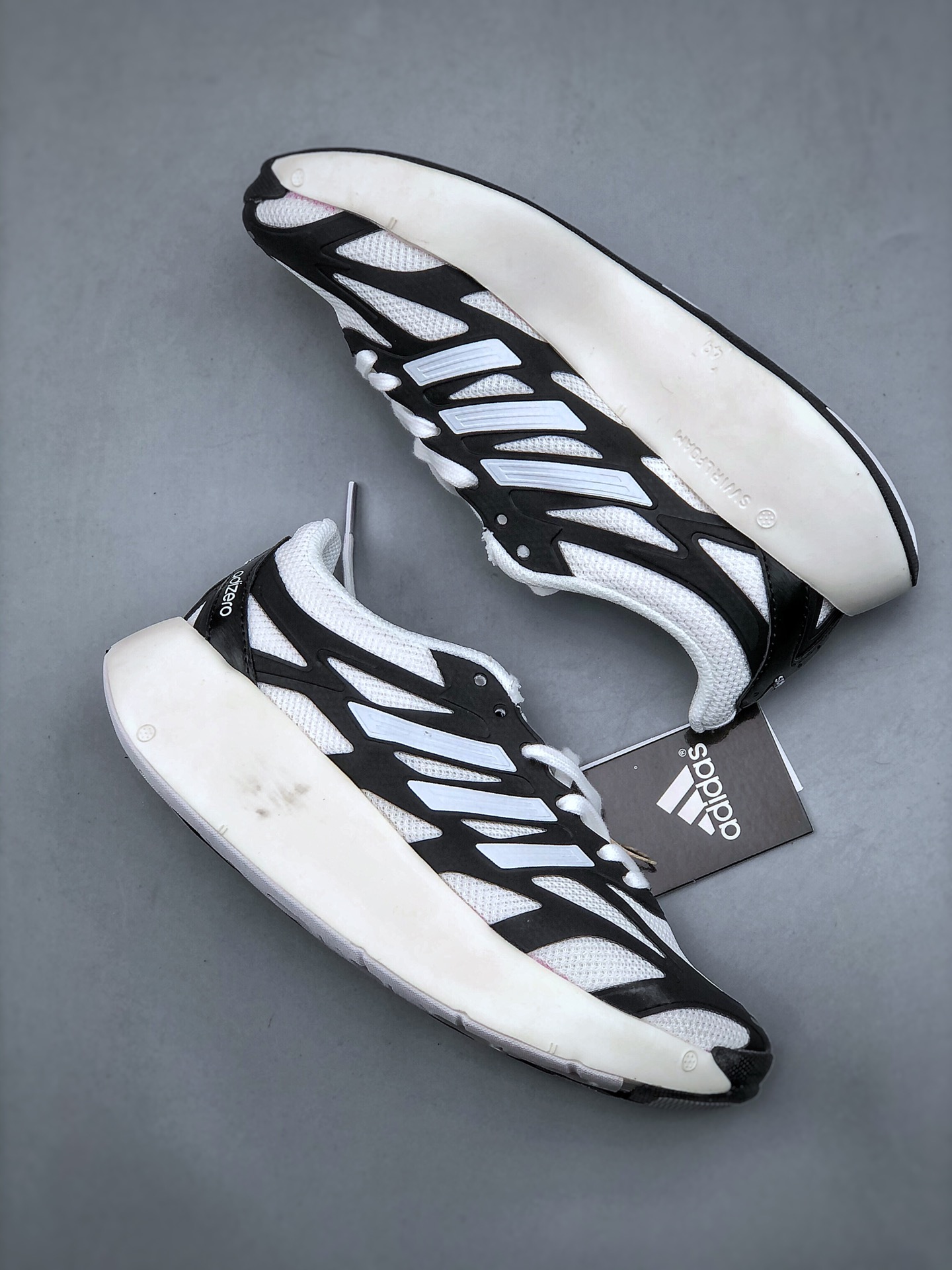 adidas ADIZERO ARUKU 运动舒适防滑耐磨 低帮跑步鞋 男女款 货号:JQ7395 尺码:36-45(半 9