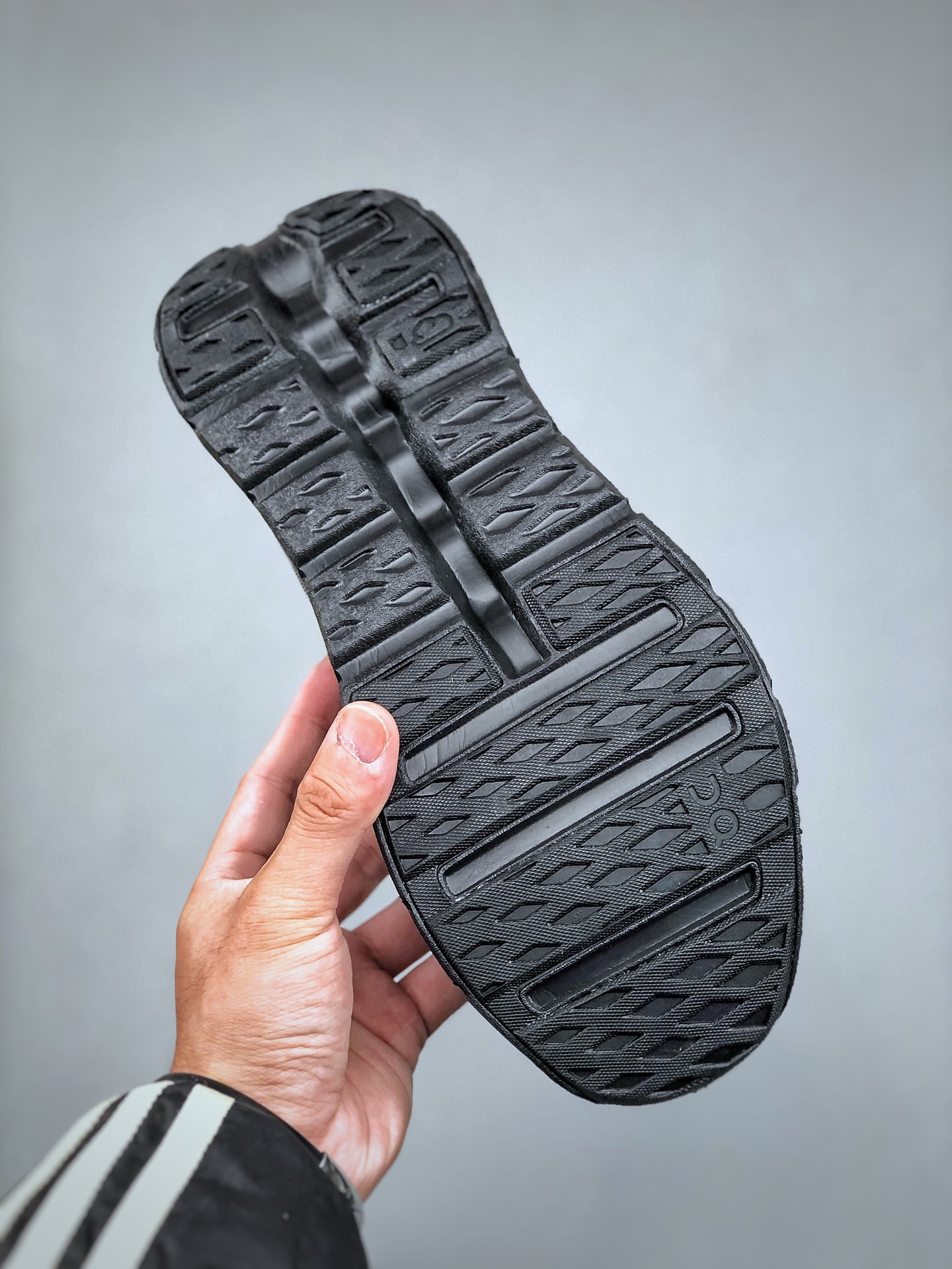 Local store BOn the Cloudtilt outdoor lightweight, low cut, and - Shoe 8