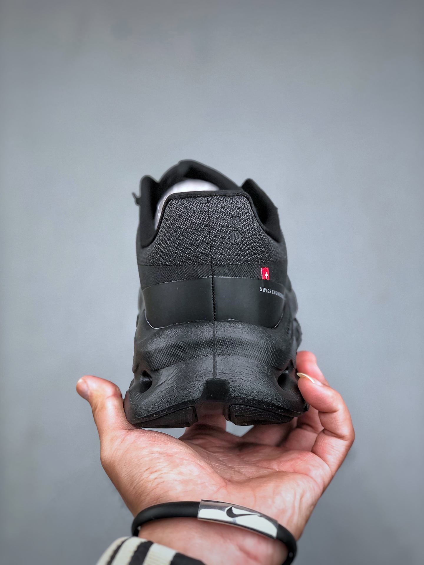 Local store BOn the Cloudtilt outdoor lightweight, low cut, and - Shoe 7
