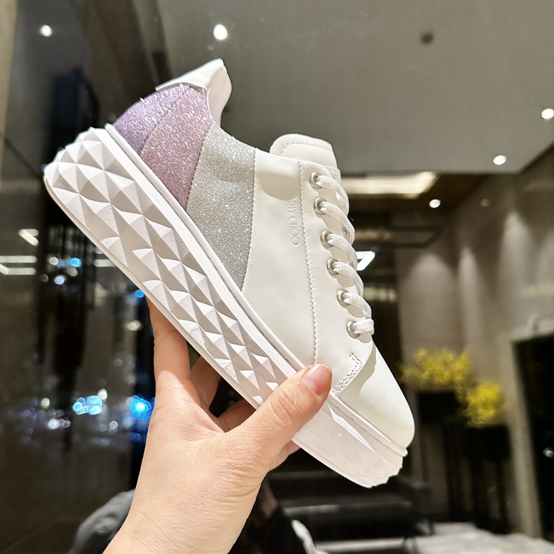 NO:228578,The new model is exclusively available, Gepi and Jimmy Zhou JIMMY CHOO original outsole casual white shoes, adopt the latest craftsmanship design, with a strong three-dimensional sense and a variety of craftsmanship blending together, subverting fashion and super stylish!  The combination is super beautiful. The original version is versatile and trendy, salty or sweet!  New layout Size35-40, casual shoes/sports shoes, jimmy choo, jimmy choo, sneakers19860909新款独家发售,格批、吉米周JIMMY CHOO原版大底休闲小白鞋,采用最新工艺设计,立体感强多种工艺融合一起,颠覆时尚,超级有型！搭配超美.原版一比一 百搭又潮流,可盐可甜！新版面 Size35-40,休闲鞋/运动鞋,jimmy choo,jimmy choo,sneakers,Women's Shoes