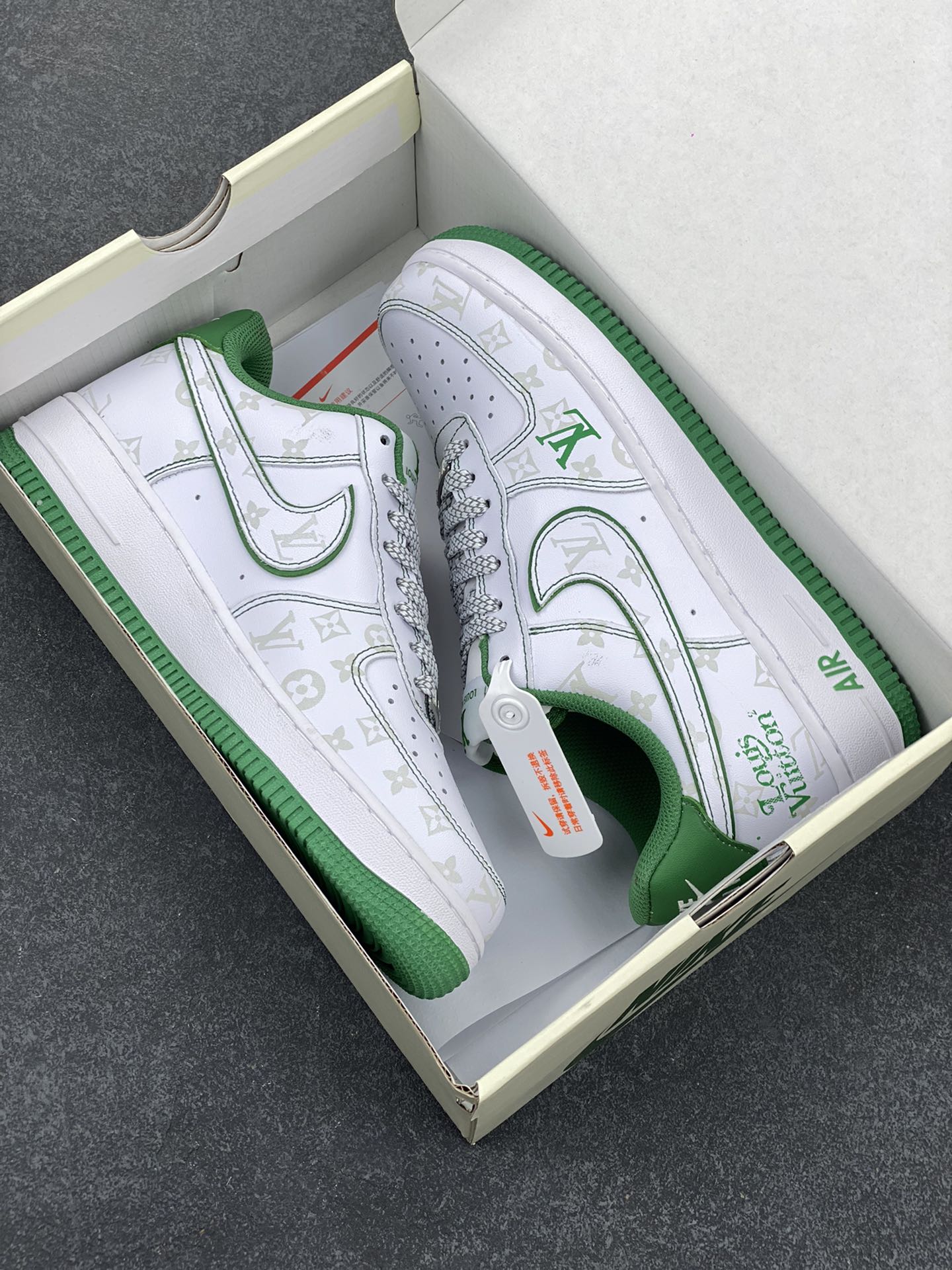 图片[9]-福利特价 NIke Air Force 1 \’07 Low “LV联名绿–暗夜精灵”空军一号 低帮 运动鞋 休闲鞋 折边针车 工艺难度大 原楦头原纸板 原装鞋盒 定制五金配件 内置全掌气垫 原厂鞋底 货号：BS8805-603 尺码：36 36.5 37.5 38 38.5 39 40 40.5 41 42 42.5 43 44 44.5 45-选品中心
