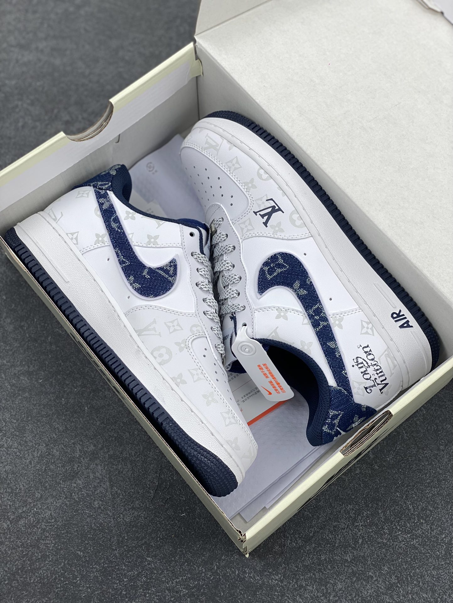 图片[9]-福利特价 NIke Air Force 1 \’07 Low “LV联名–暗夜精灵”空军一号 低帮 运动鞋 休闲鞋 折边针车 工艺难度大 原楦头原纸板 原装鞋盒 定制五金配件 内置全掌气垫 原厂鞋底 货号：CH6336-600 尺码：36 36.5 37.5 38 38.5 39 40 40.5 41 42 42.5 43 44 44.5 45-选品中心