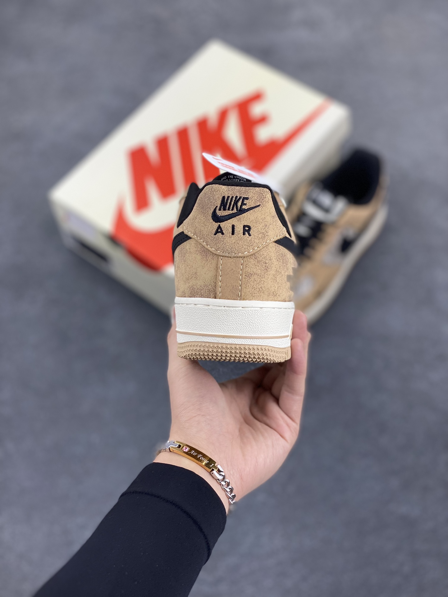 图片[4]-NIke Air Force 1 \’07 Low “北面联名——网纹棕”空军一号 低帮 运动鞋 休闲鞋 折边针车 工艺难度大 原楦头原纸板 原装鞋盒 定制五金配件 内置全掌气垫 原厂鞋底 货号：KK1988-031 尺码：36 36.5 37.5 38 38.5 39 40 40.5 41 42 42.5 43 44 44.5 45-选品中心