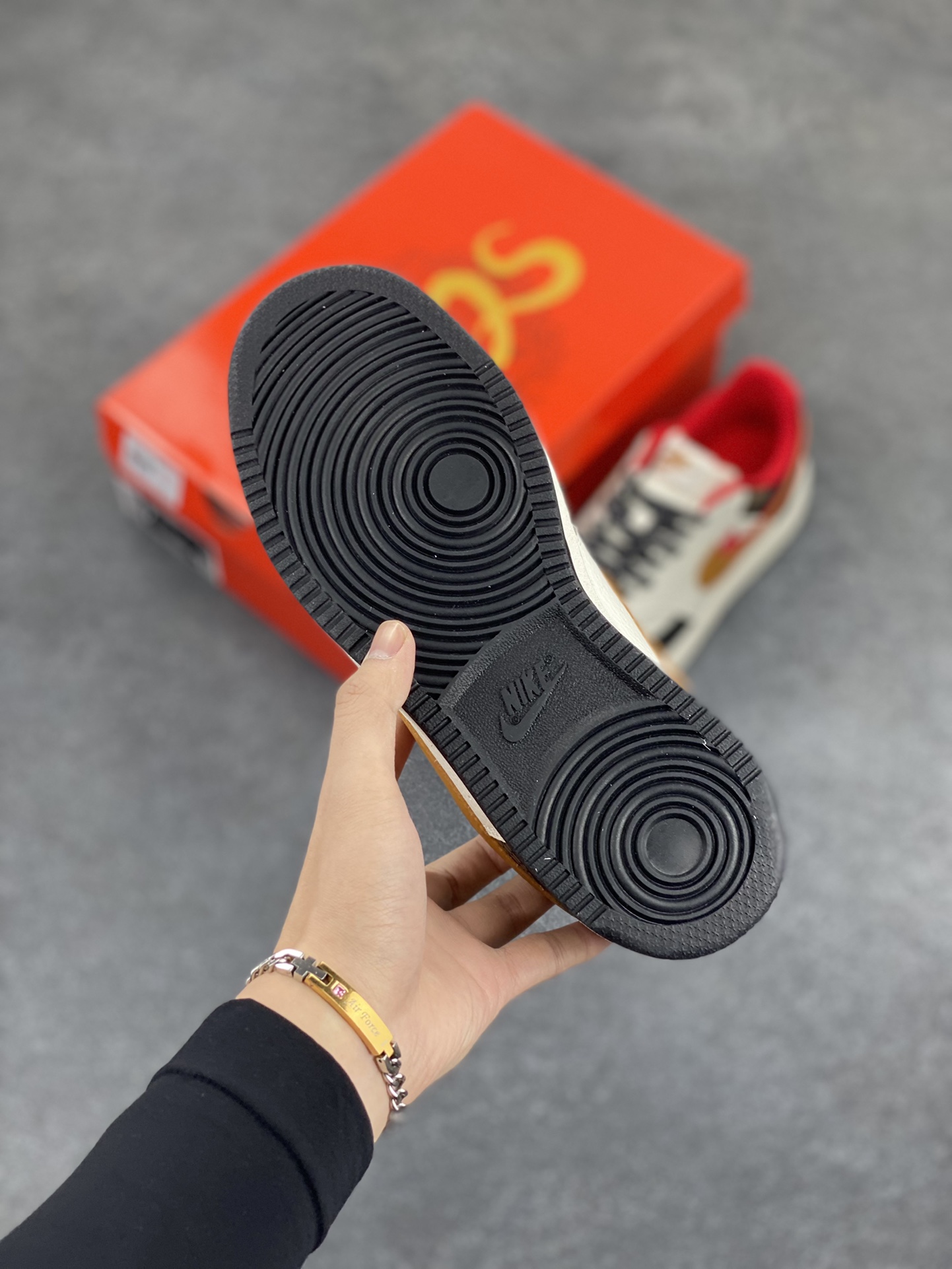 图片[5]-海外爆款 ZP订单 NIKE EBERNON Low prm 小空军低帮百搭透气休闲运动板鞋 独家头层版本 原数据独家私模大底 纯正版型 清洁度完美 货号：FD5188-128 尺码：36 36.5 37.5 38 38.5 39 40 40.5 41 42 42.5 43 44 44.5 45-选品中心