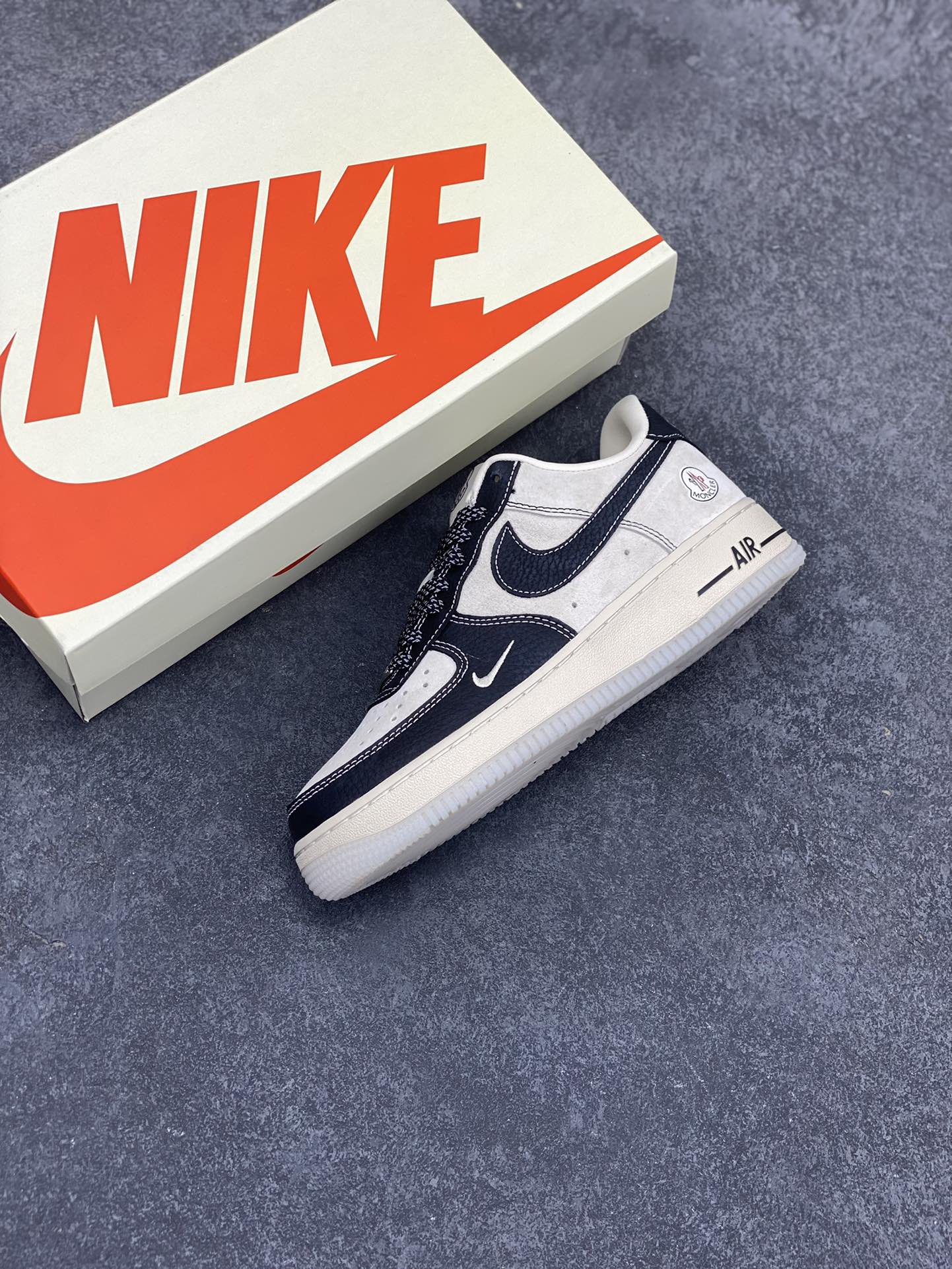 图片[7]-NIke Air Force 1 \’07 Low “蒙口联名–黑荔纹猪八”空军一号 低帮 运动鞋 休闲鞋 折边针车 工艺难度大 原楦头原纸板 原装鞋盒 定制五金配件 内置全掌气垫 原厂鞋底 货号：CH6336-514 尺码：36 36.5 37.5 38 38.5 39 40 40.5 41 42 42.5 43 44 44.5 45-选品中心