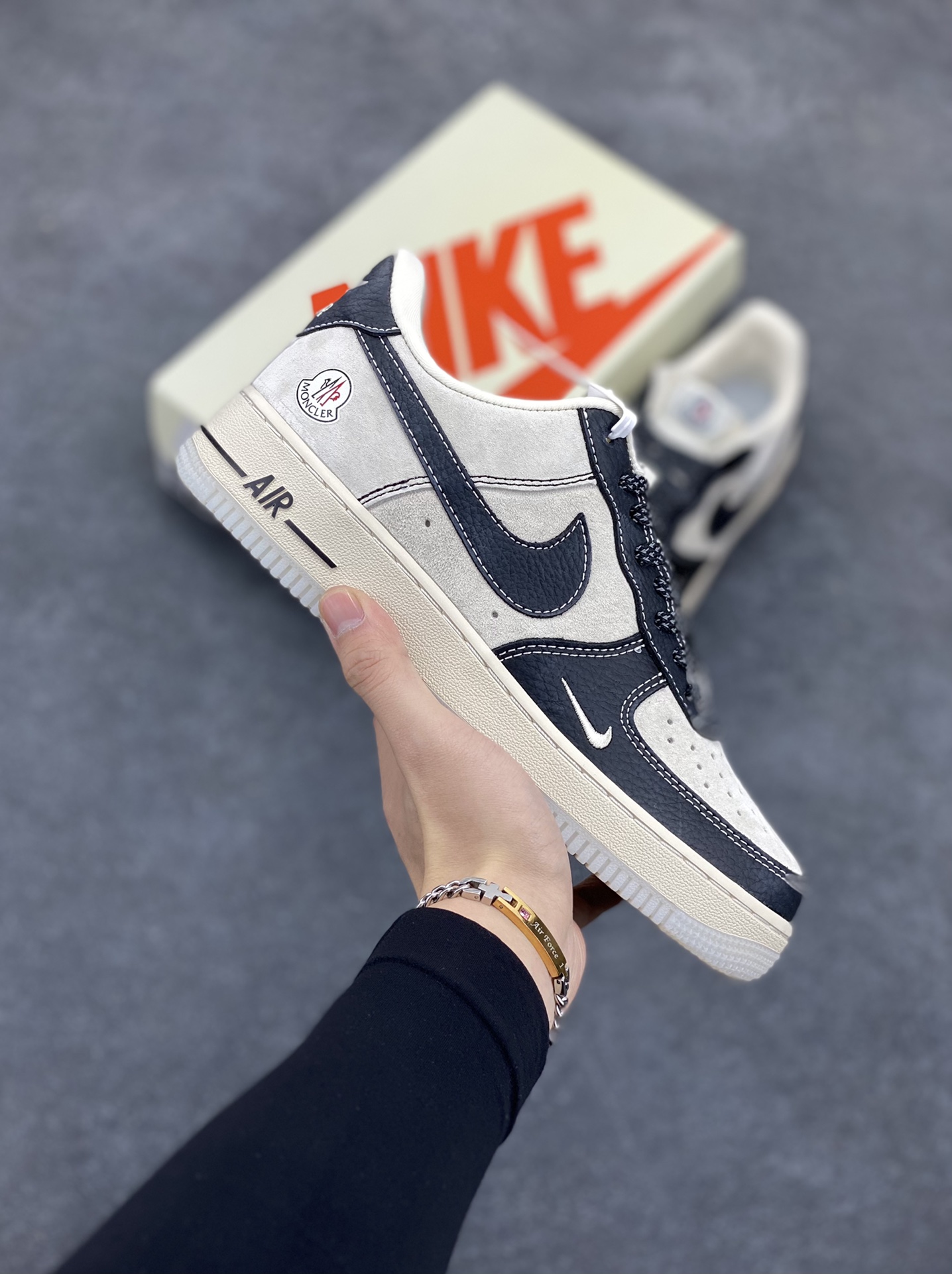 NIke Air Force 1 \’07 Low “蒙口联名–黑荔纹猪八”空军一号 低帮 运动鞋 休闲鞋 折边针车 工艺难度大 原楦头原纸板 原装鞋盒 定制五金配件 内置全掌气垫 原厂鞋底 货号:CH6336-514 尺码:36 36.5 37.5 38 38.5 39 40 40.5 41 42 42.5 43 44 44.5 45-选品中心