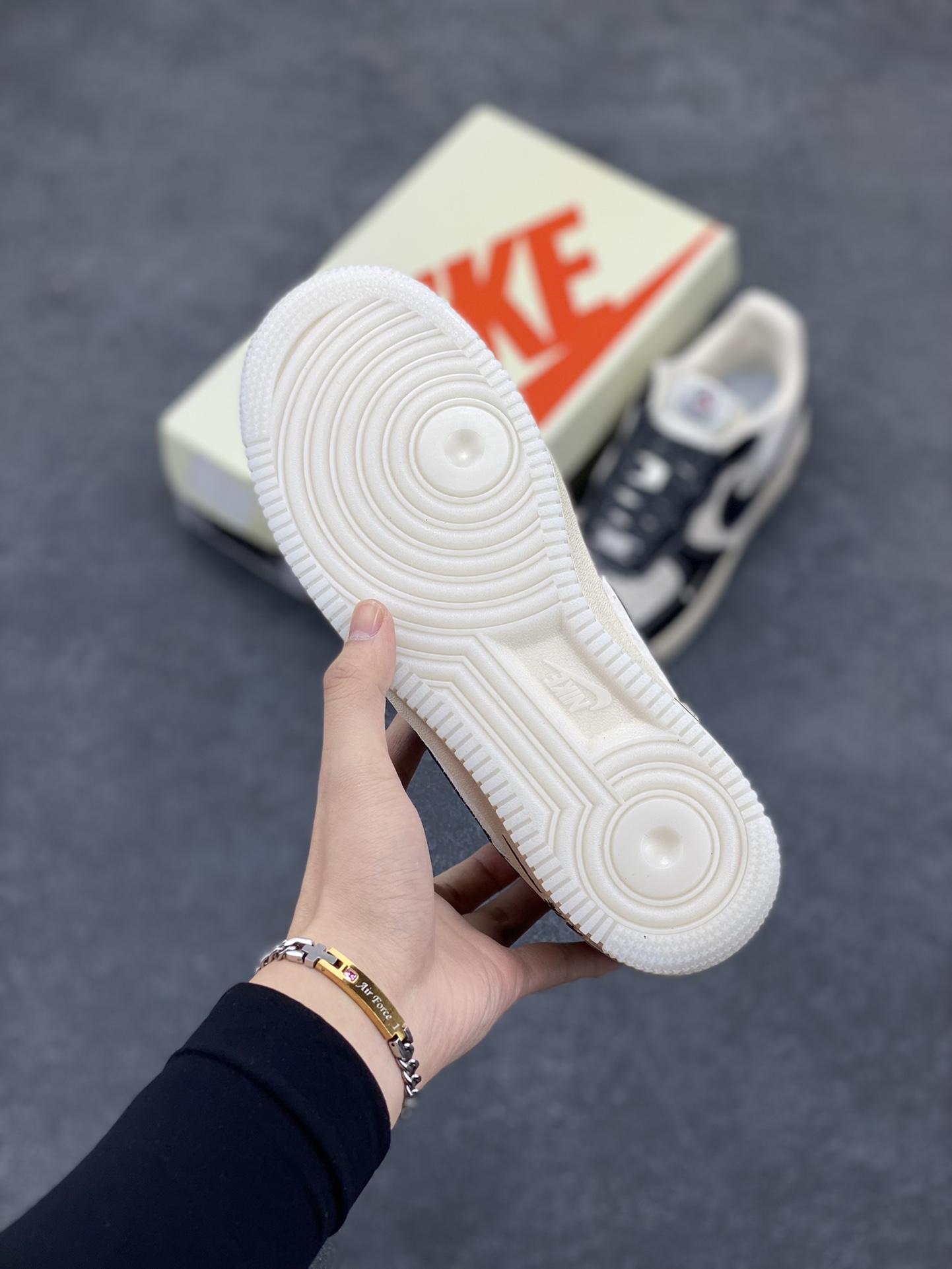 图片[5]-NIke Air Force 1 \’07 Low “蒙口联名–黑荔纹猪八”空军一号 低帮 运动鞋 休闲鞋 折边针车 工艺难度大 原楦头原纸板 原装鞋盒 定制五金配件 内置全掌气垫 原厂鞋底 货号：CH6336-514 尺码：36 36.5 37.5 38 38.5 39 40 40.5 41 42 42.5 43 44 44.5 45-选品中心