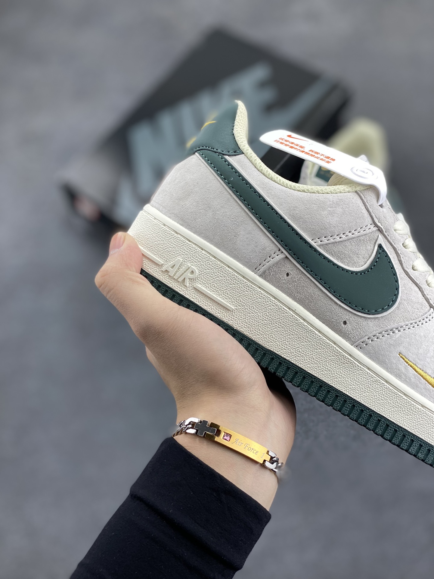 图片[6]-Nike Air Force 1 Low ’07 小勾绿麂皮 空军一号低帮休闲板鞋 原厂麂皮 原楦原纸板 纯正版型 正品NFC感应芯片 高清洁度 内置全掌气垫 货号：KK5636-710 尺码：36 36.5 37.5 38 38.5 39 40 40.5 41 42 42.5 43 44 44.5 45-选品中心