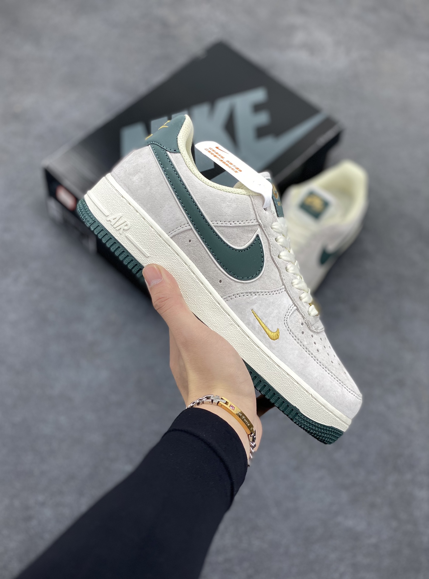 Nike Air Force 1 Low ’07 小勾绿麂皮 空军一号低帮休闲板鞋 原厂麂皮 原楦原纸板 纯正版型 正品NFC感应芯片 高清洁度 内置全掌气垫 货号:KK5636-710 尺码:36 36.5 37.5 38 38.5 39 40 40.5 41 42 42.5 43 44 44.5 45-选品中心