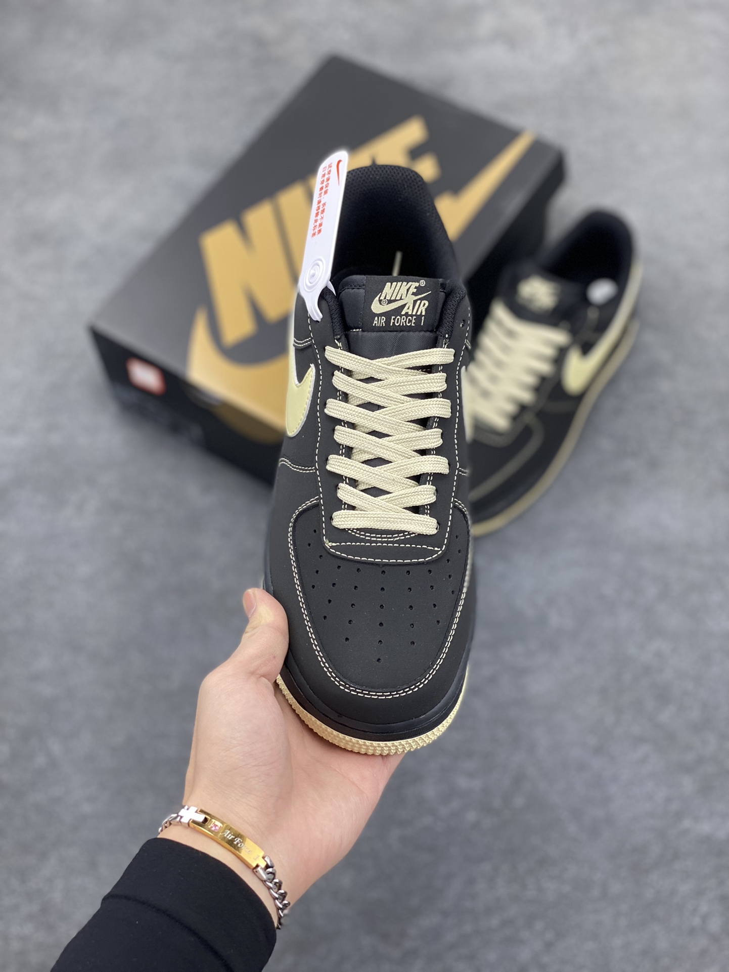 图片[2]-爆款定制  NIke Air Force 1 \’07 黑银 空军一号低帮休闲板鞋 原楦头原纸板 纯正空军版型 定制鞋盒 全掌内置全掌气垫 原厂中底钢印 拉帮完美 货号：DH5696-227 尺码：36 36.5 37.5 38 38.5 39 40 40.5 41 42 42.5 43 44 44.5 45-选品中心