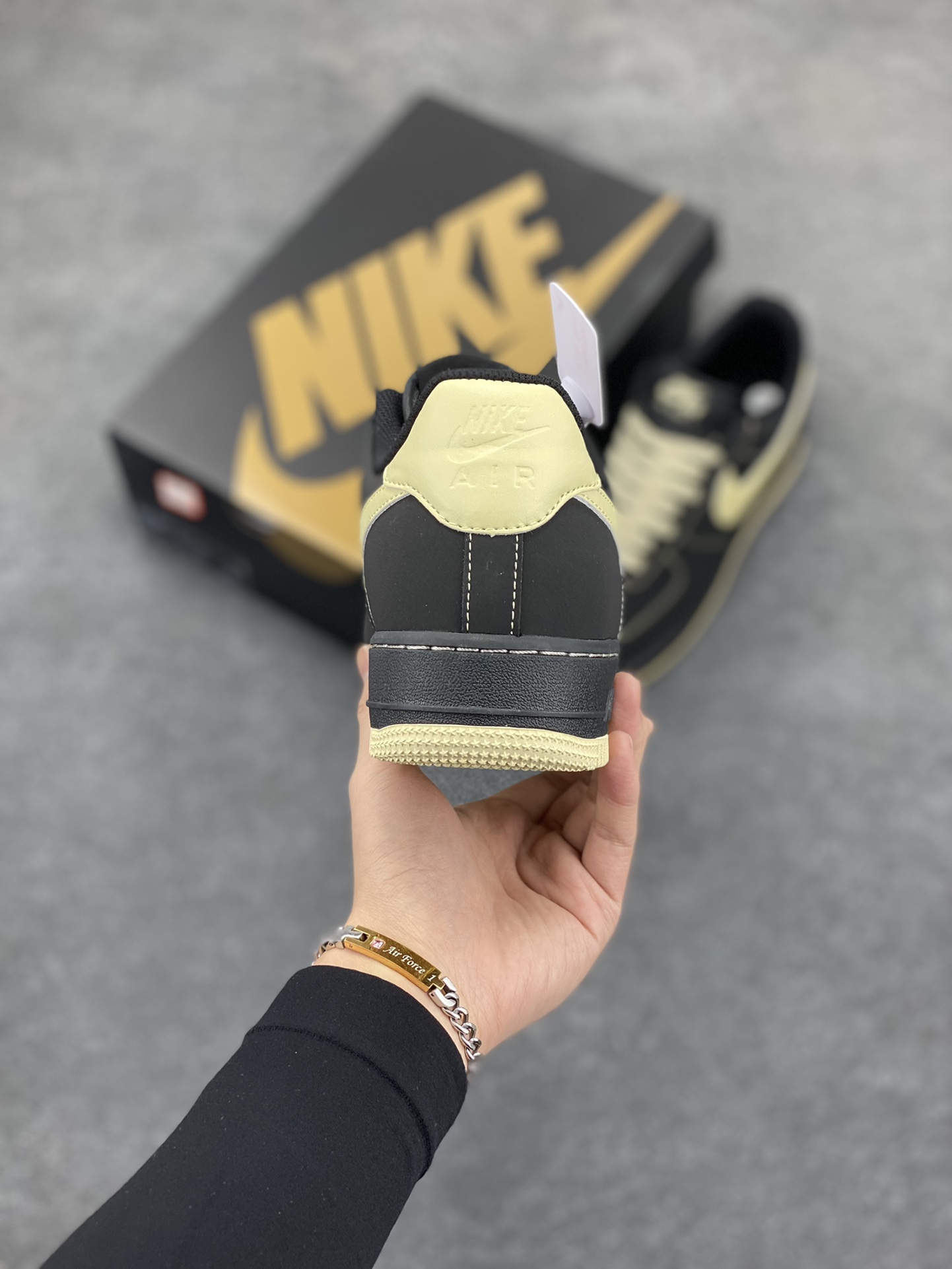 图片[4]-爆款定制  NIke Air Force 1 \’07 黑银 空军一号低帮休闲板鞋 原楦头原纸板 纯正空军版型 定制鞋盒 全掌内置全掌气垫 原厂中底钢印 拉帮完美 货号：DH5696-227 尺码：36 36.5 37.5 38 38.5 39 40 40.5 41 42 42.5 43 44 44.5 45-选品中心