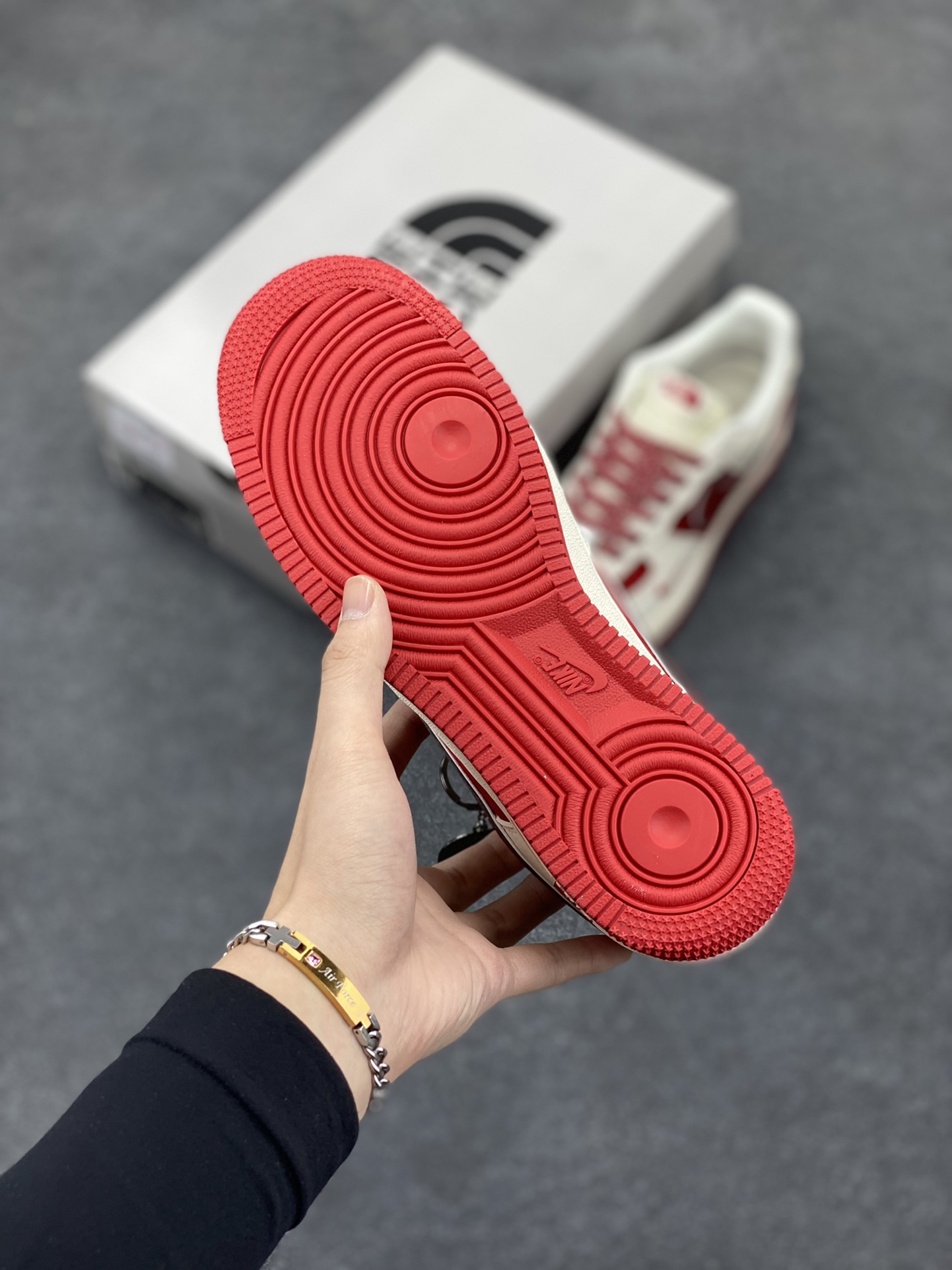 图片[5]-NIke Air Force 1 \’07 Low “北面联名”空军一号 低帮 运动鞋 休闲鞋 折边针车 工艺难度大 原楦头原纸板 原装鞋盒 定制五金配件 内置全掌气垫 原厂鞋底 货号：QY6818-522 尺码：36 36.5 37.5 38 38.5 39 40 40.5 41 42 42.5 43 44 44.5 45-选品中心