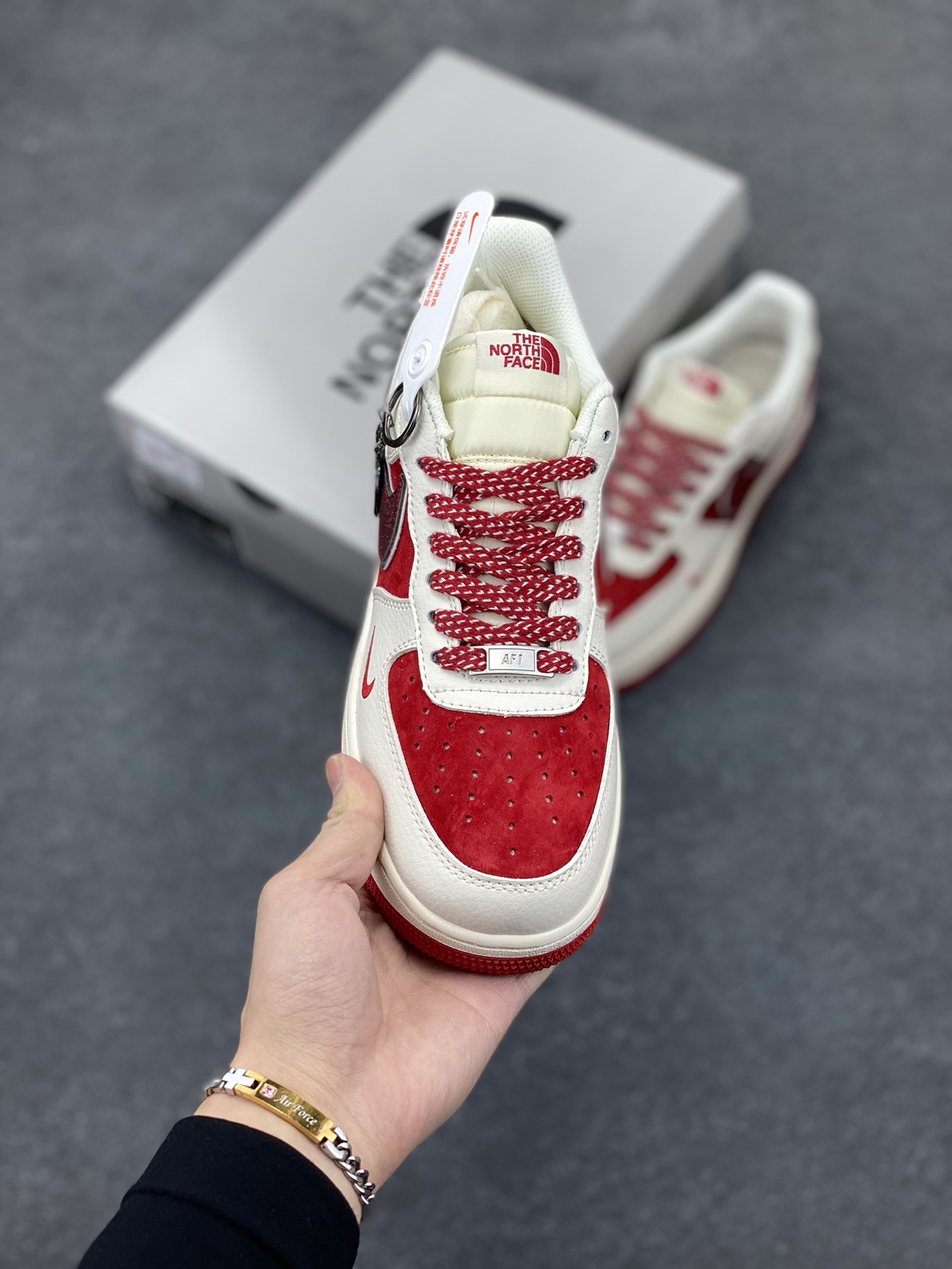 图片[2]-NIke Air Force 1 \’07 Low “北面联名”空军一号 低帮 运动鞋 休闲鞋 折边针车 工艺难度大 原楦头原纸板 原装鞋盒 定制五金配件 内置全掌气垫 原厂鞋底 货号：QY6818-522 尺码：36 36.5 37.5 38 38.5 39 40 40.5 41 42 42.5 43 44 44.5 45-选品中心