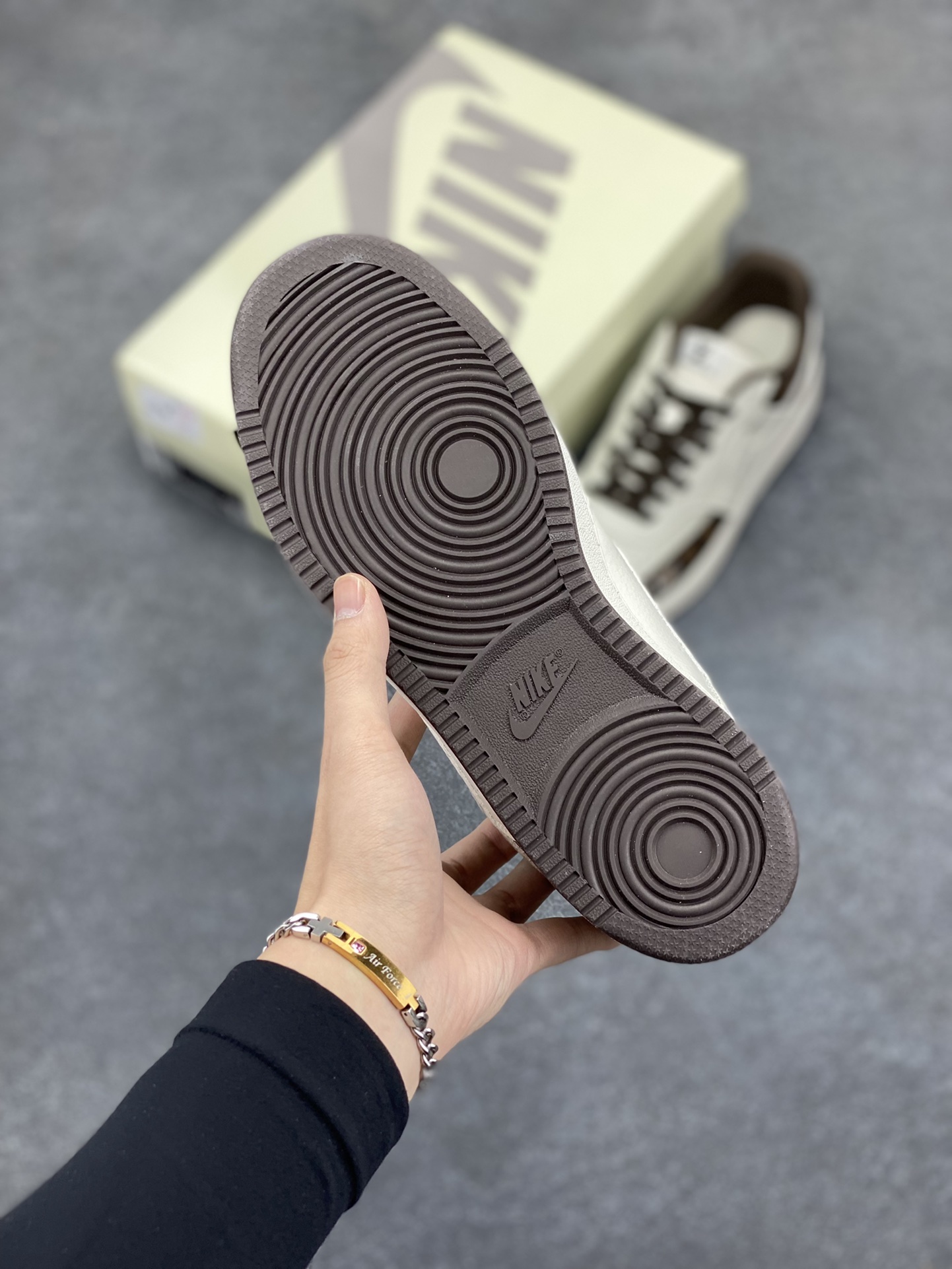 图片[5]-海外爆款 ZP订单 NIKE EBERNON Low prm 小空军低帮百搭透气休闲运动板鞋 独家头层版本 原数据独家私模大底 纯正版型 清洁度完美 货号：FD5188-120 尺码：36 36.5 37.5 38 38.5 39 40 40.5 41 42 42.5 43 44 44.5 45-选品中心