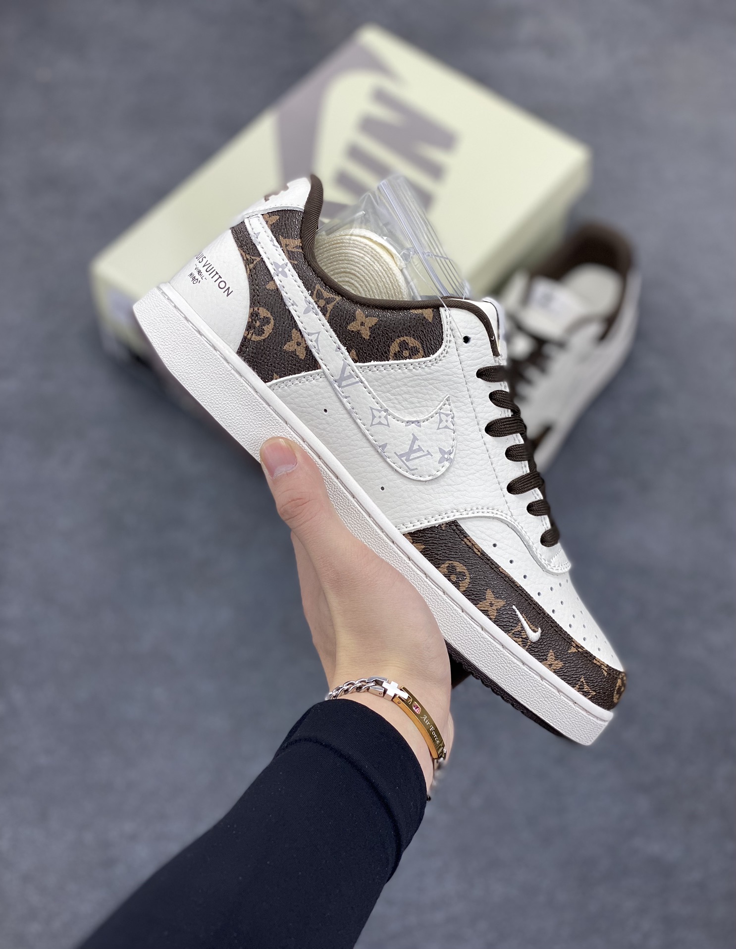 海外爆款 ZP订单 NIKE EBERNON Low prm 小空军低帮百搭透气休闲运动板鞋 独家头层版本 原数据独家私模大底 纯正版型 清洁度完美 货号:FD5188-120 尺码:36 36.5 37.5 38 38.5 39 40 40.5 41 42 42.5 43 44 44.5 45-选品中心