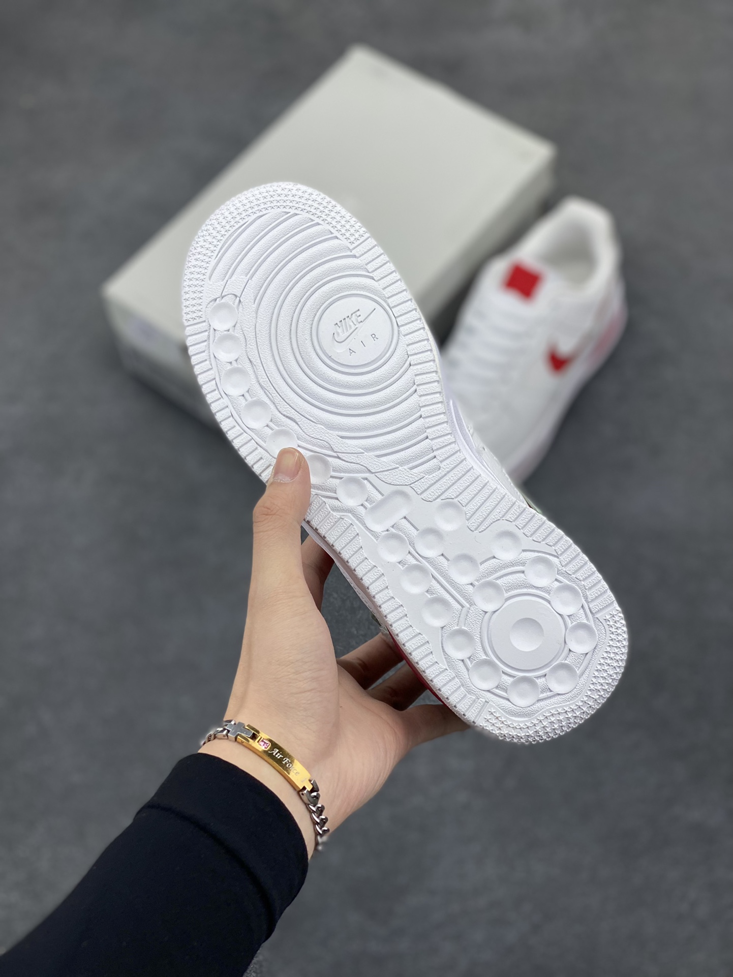 图片[5]-AF1耐克 Nike Air Force 1 ‘07 Low 空军一号 厚底增高百搭运动板鞋 原楦头原纸板 打造纯正空军版型，专注外贸渠道 全掌内置蜂窝气垫 原盒配件 原厂中底钢印、拉帮完美 货号：HF3630-100 尺码：36 36.5 37.5 38 38.5 39 40 40.5 41 42 42.5 43 44 44.5 45-选品中心