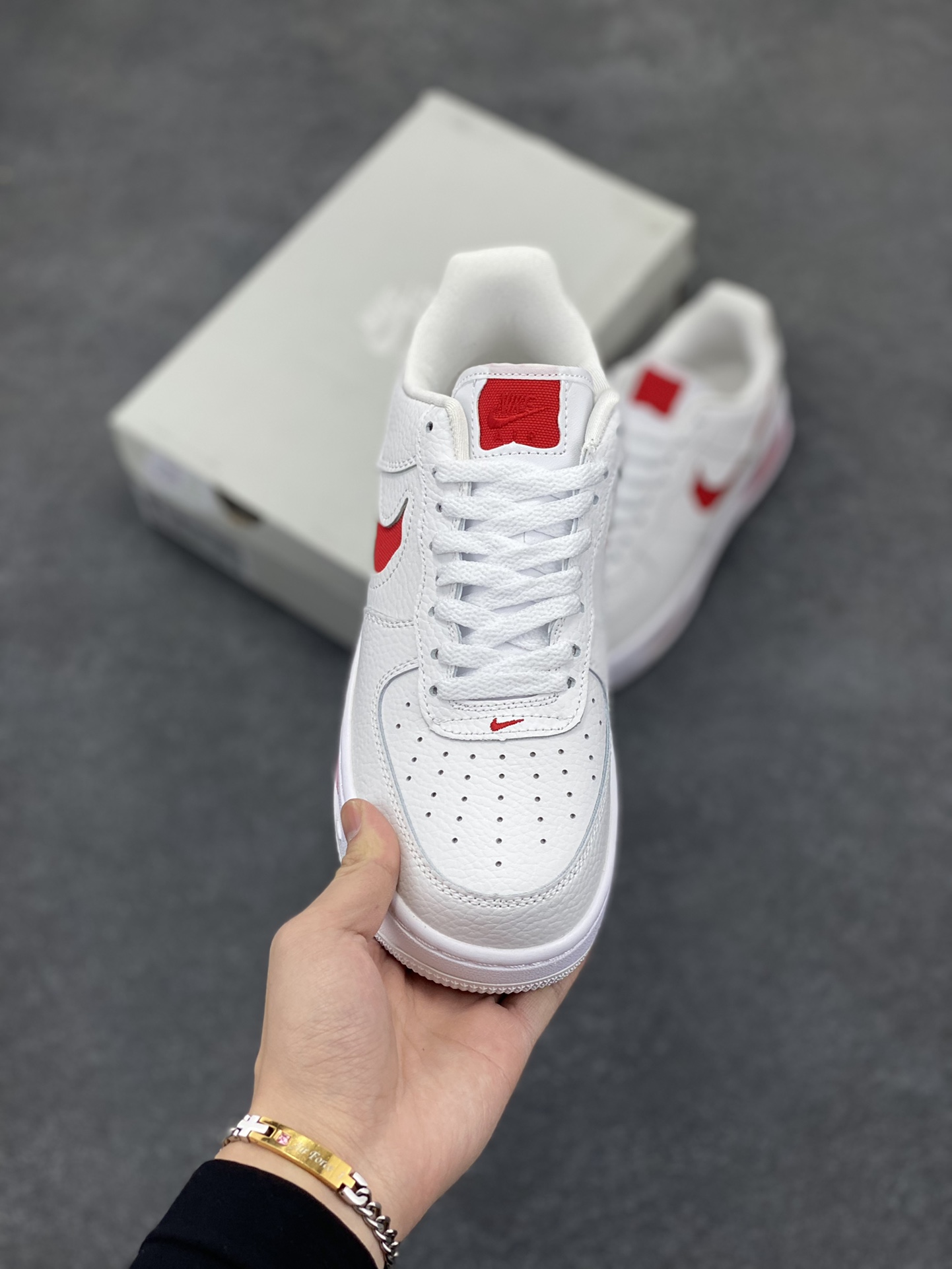 图片[2]-AF1耐克 Nike Air Force 1 ‘07 Low 空军一号 厚底增高百搭运动板鞋 原楦头原纸板 打造纯正空军版型，专注外贸渠道 全掌内置蜂窝气垫 原盒配件 原厂中底钢印、拉帮完美 货号：HF3630-100 尺码：36 36.5 37.5 38 38.5 39 40 40.5 41 42 42.5 43 44 44.5 45-选品中心