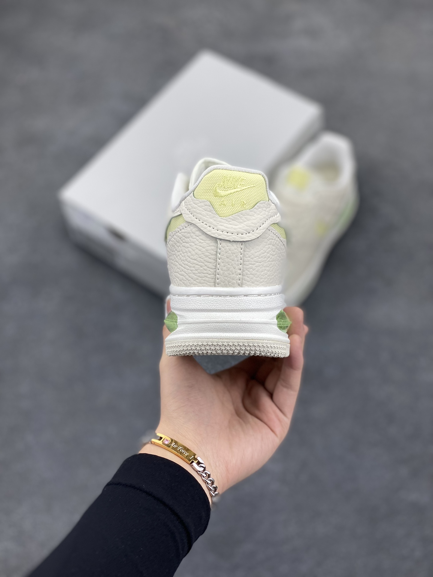 图片[4]-AF1耐克 Nike Air Force 1 ‘07 Low 空军一号 厚底增高百搭运动板鞋 原楦头原纸板 打造纯正空军版型，专注外贸渠道 全掌内置蜂窝气垫 原盒配件 原厂中底钢印、拉帮完美 货号：HF3630-700 尺码：36 36.5 37.5 38 38.5 39 40 40.5 41 42 42.5 43 44 44.5 45-选品中心