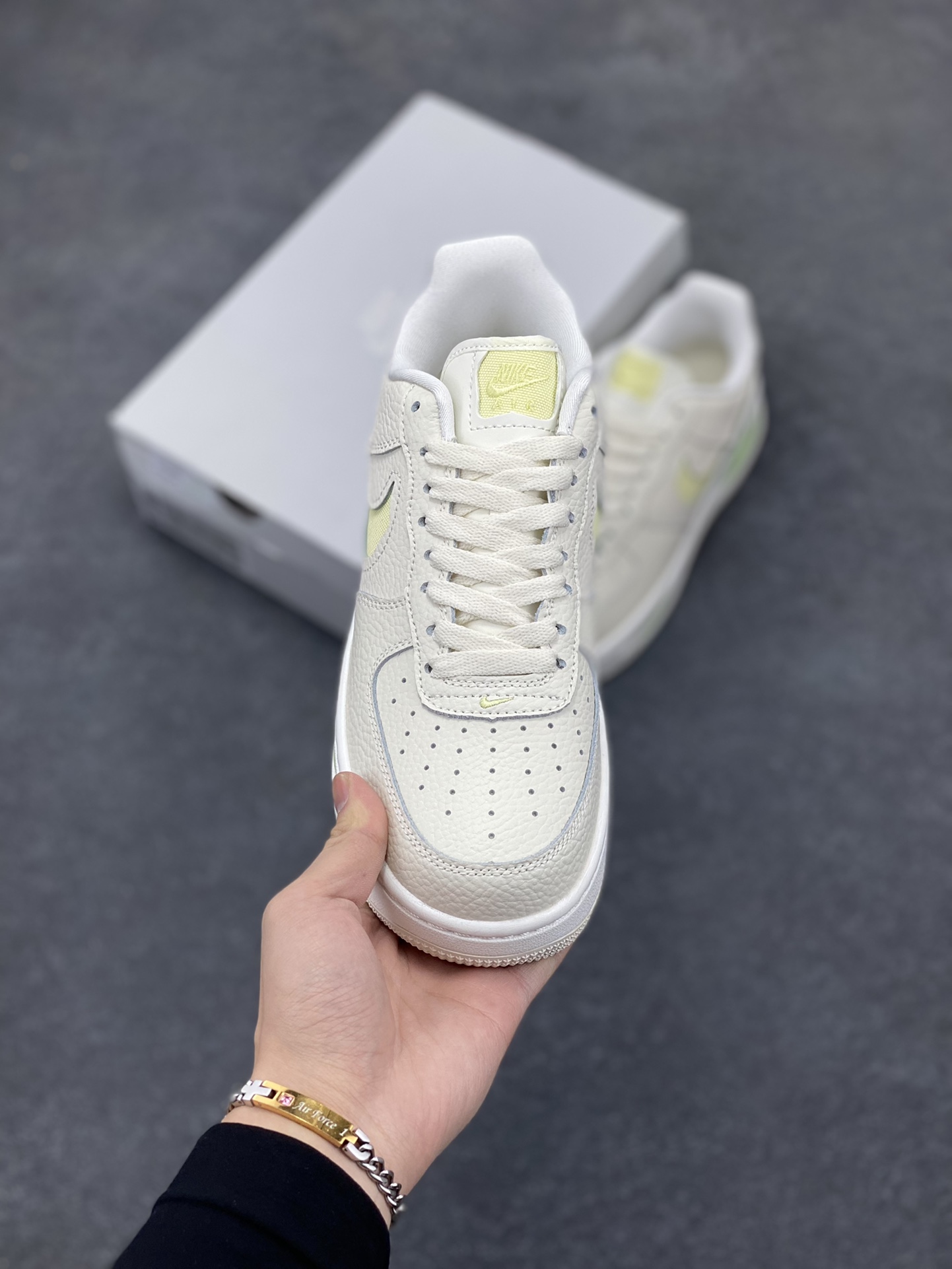 图片[2]-AF1耐克 Nike Air Force 1 ‘07 Low 空军一号 厚底增高百搭运动板鞋 原楦头原纸板 打造纯正空军版型，专注外贸渠道 全掌内置蜂窝气垫 原盒配件 原厂中底钢印、拉帮完美 货号：HF3630-700 尺码：36 36.5 37.5 38 38.5 39 40 40.5 41 42 42.5 43 44 44.5 45-选品中心