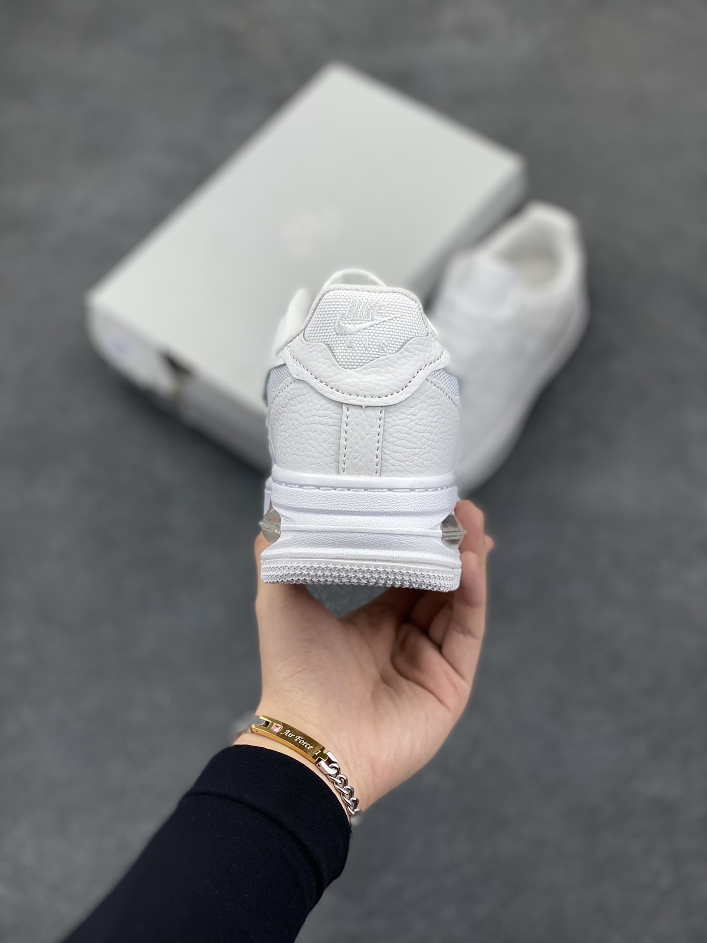 图片[4]-AF1耐克 Nike Air Force 1 ‘07 Low 空军一号 厚底增高百搭运动板鞋 原楦头原纸板 打造纯正空军版型，专注外贸渠道 全掌内置蜂窝气垫 原盒配件 原厂中底钢印、拉帮完美 货号：HF3630-500 尺码：36 36.5 37.5 38 38.5 39 40 40.5 41 42 42.5 43 44 44.5 45-选品中心