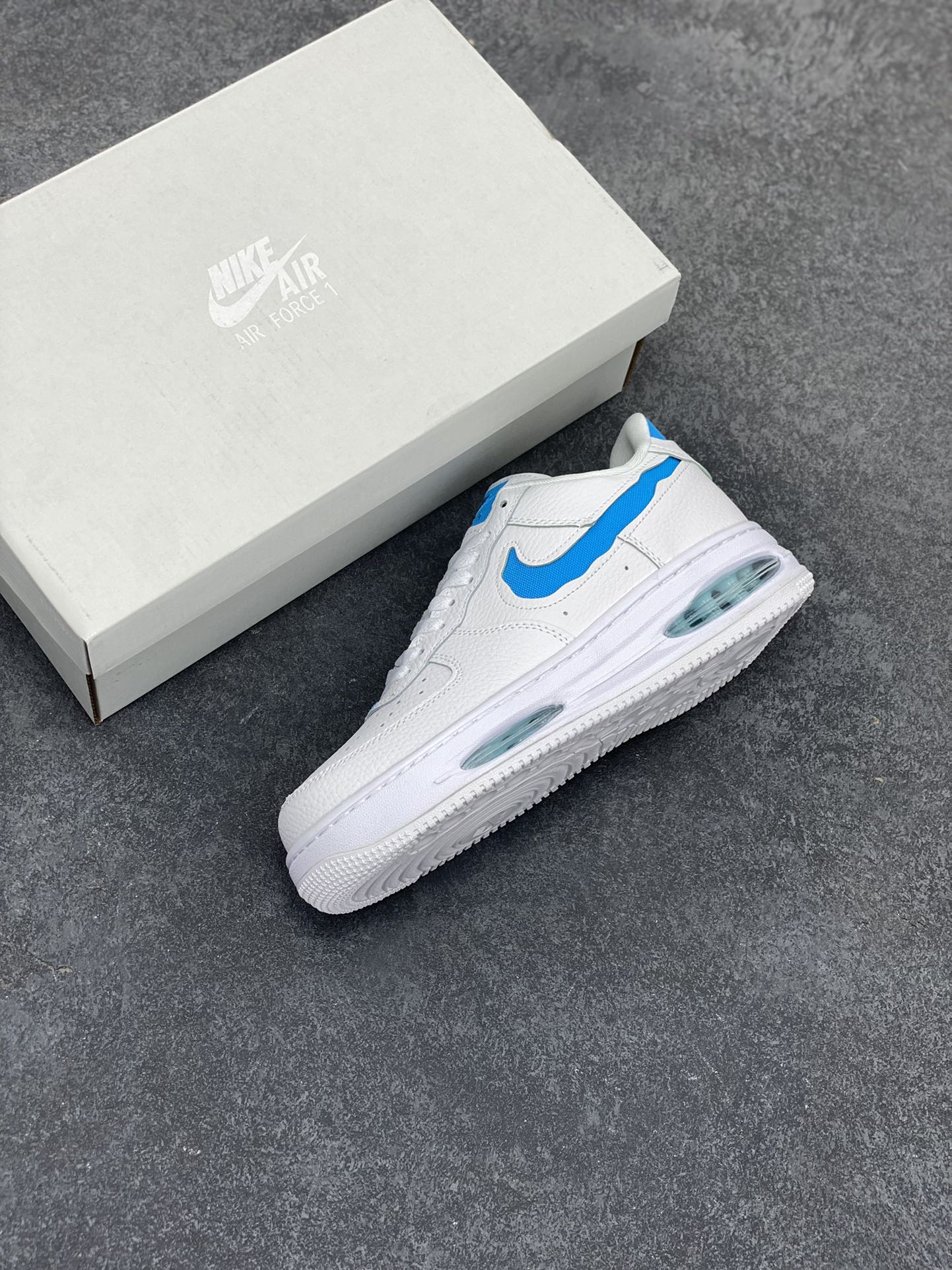 图片[7]-AF1耐克 Nike Air Force 1 ‘07 Low 空军一号 厚底增高百搭运动板鞋 原楦头原纸板 打造纯正空军版型，专注外贸渠道 全掌内置蜂窝气垫 原盒配件 原厂中底钢印、拉帮完美 货号：HF3630-101 尺码：36 36.5 37.5 38 38.5 39 40 40.5 41 42 42.5 43 44 44.5 45-选品中心