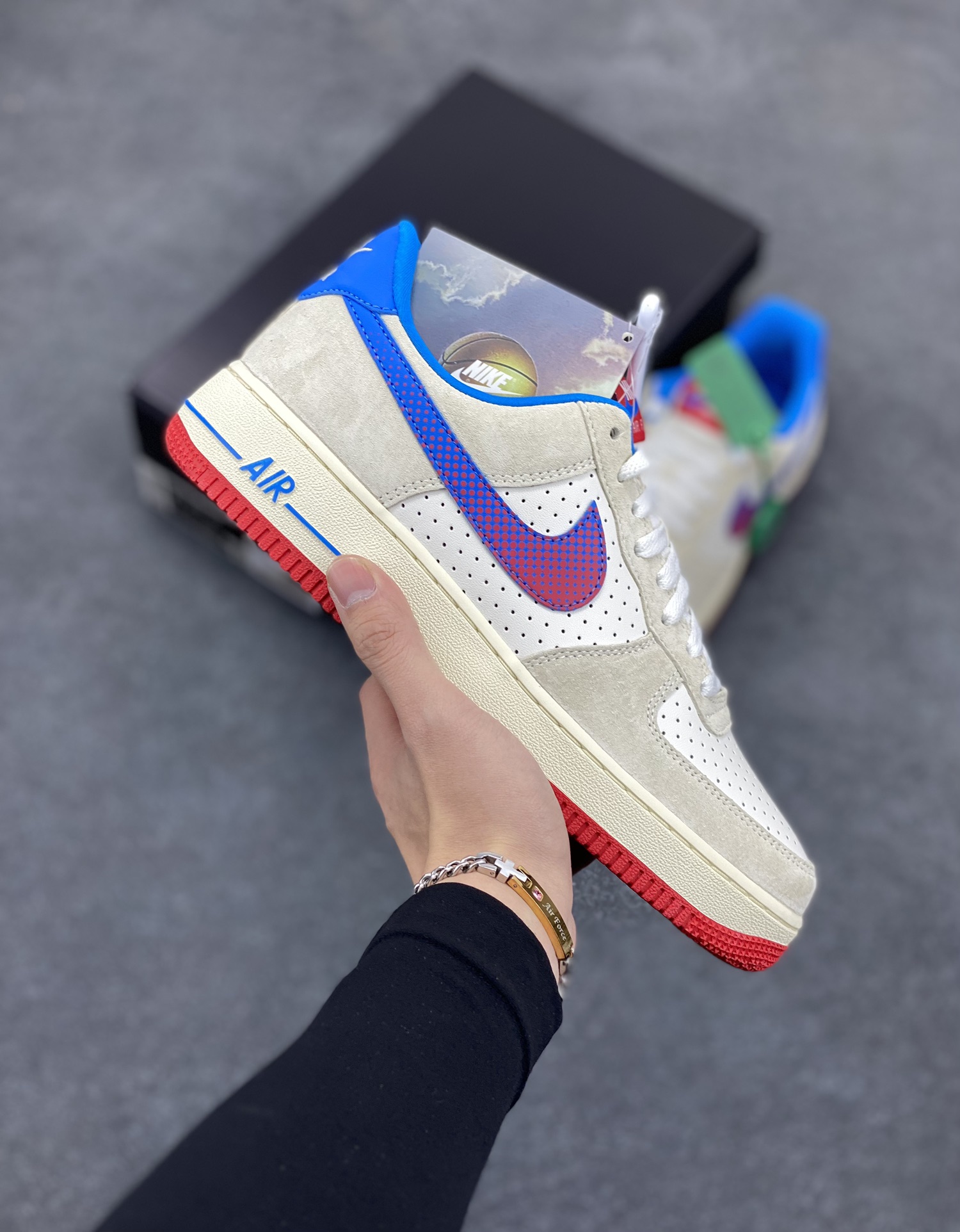 HY版本💯 Nike Air Force 1 Low \'07 冲孔蓝 原楦头原纸板 打造纯正空军版型 #专注外贸渠道 全掌内置蜂窝气垫 #原盒配件 原厂中底钢印、拉帮完美 货号：HQ3618-113 尺码：36 36.5 37.5 38 38.5 39 40 40.5 41 42 42.5 43 44 44.5 45 46-选品中心