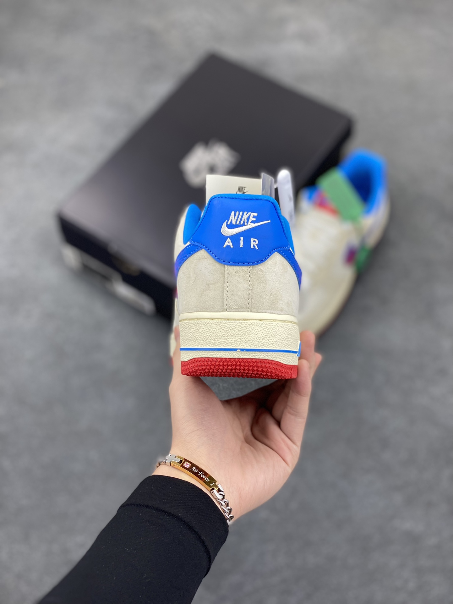 图片[4]-HY版本💯 Nike Air Force 1 Low \’07 冲孔蓝 原楦头原纸板 打造纯正空军版型 #专注外贸渠道 全掌内置蜂窝气垫 #原盒配件 原厂中底钢印、拉帮完美 货号：HQ3618-113 尺码：36 36.5 37.5 38 38.5 39 40 40.5 41 42 42.5 43 44 44.5 45 46-选品中心