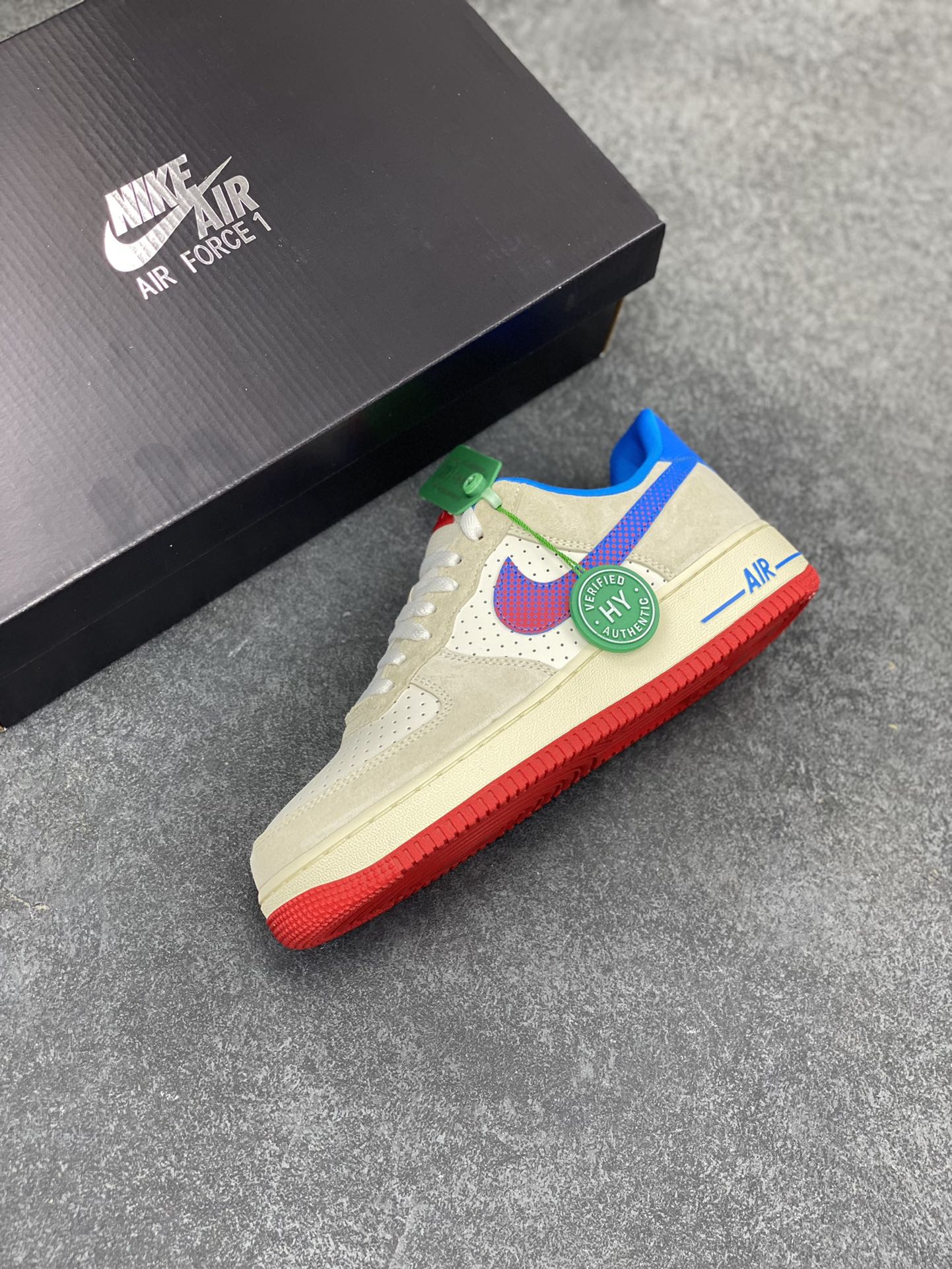 图片[7]-HY版本💯 Nike Air Force 1 Low \’07 冲孔蓝 原楦头原纸板 打造纯正空军版型 #专注外贸渠道 全掌内置蜂窝气垫 #原盒配件 原厂中底钢印、拉帮完美 货号：HQ3618-113 尺码：36 36.5 37.5 38 38.5 39 40 40.5 41 42 42.5 43 44 44.5 45 46-选品中心