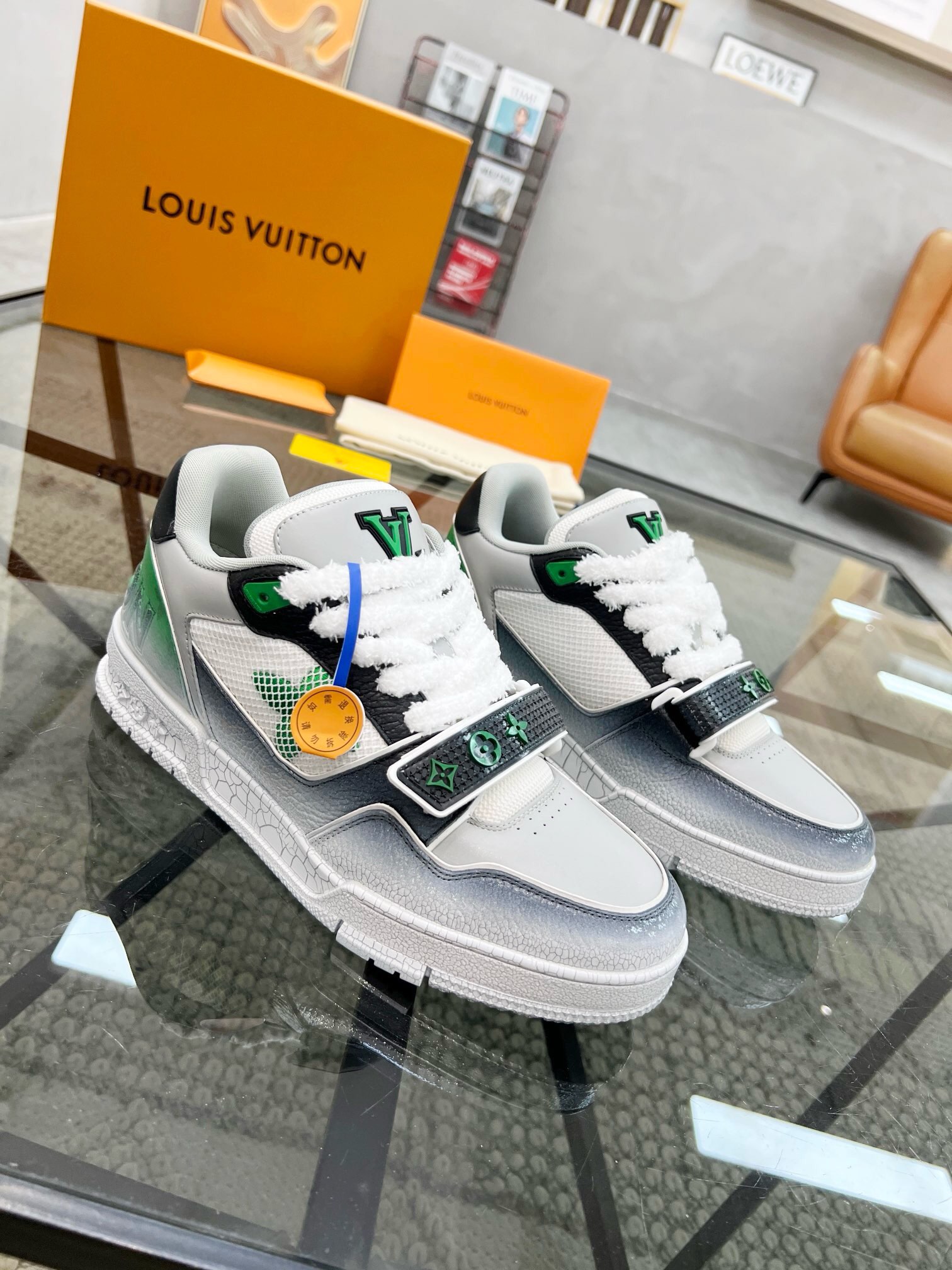 NO:220929,Brand LOUIS VUITTON Color Original Color Pair Number 35-44 Customized 45 Price Material New Louis Vuitton Casual Shoes!  High-quality Labon craft upper adopts original cowhide washing and old craftsmanship with original material LV Comfortable and warm mesh cloth Neli mesh cloth footbed style Simple and atmospheric LV original outsole, Louis Vuitton, louis vuitton, louis vuitton, louis vuitton, louis vuitton, cowhide19860909品牌LOUIS VUITTON 颜色原版配色 码数35-44定做45 价格 材质路易威登新款 休闲鞋！高品质拉邦工艺鞋面采用原版牛皮水洗做旧工艺搭配原版材质LV 舒适保暖网布内里网布垫脚版型时尚 简单大气LV原版大底,路易威登,louis vuitton,louis vuitton,louis vuitton,cowhide,Men's shoes