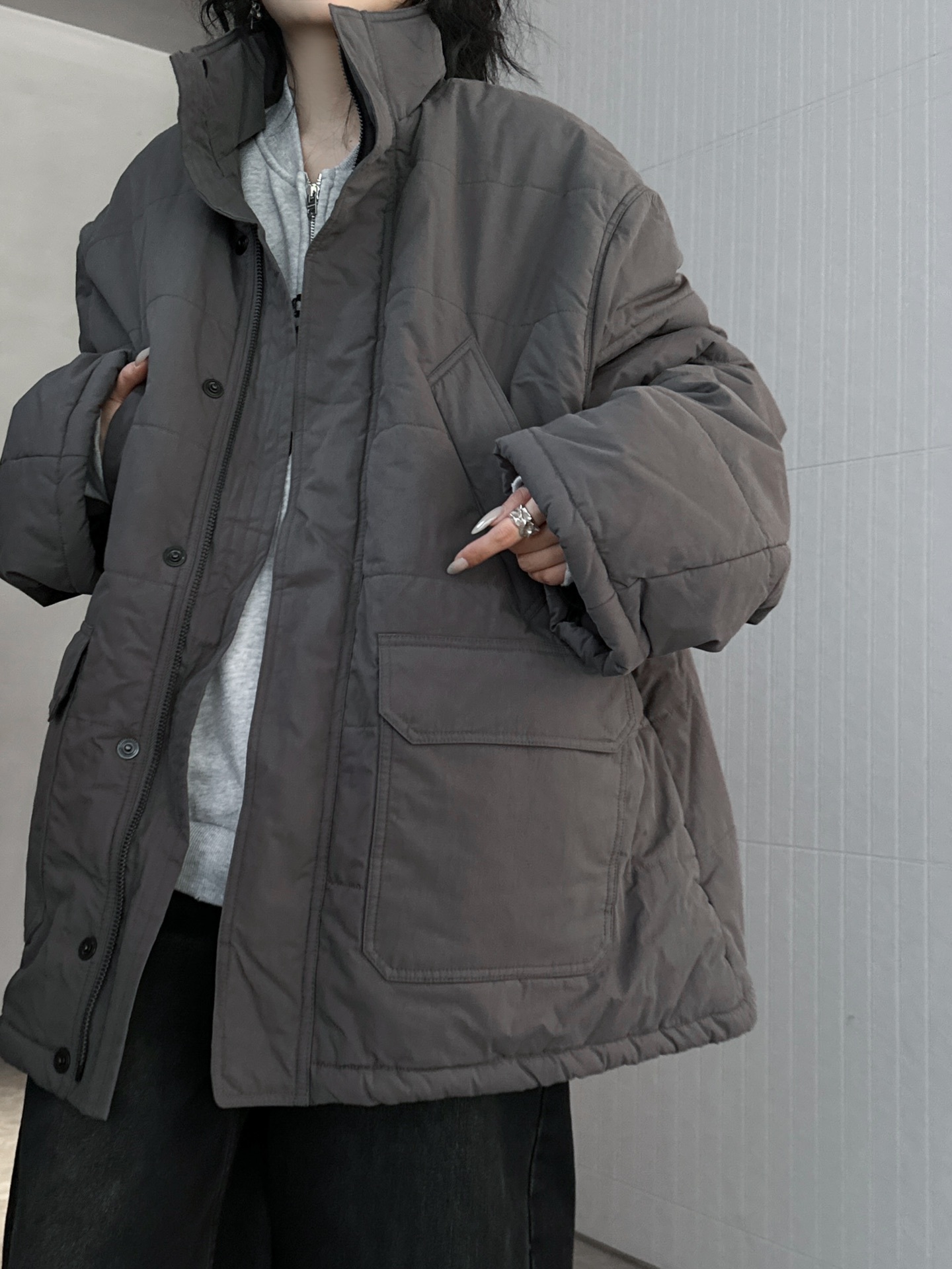 BAL秋冬新款工装厚外套专柜20500购入我们定制专属面料采用进口夹棉保暖效果非常好修饰娇好的身材就是这