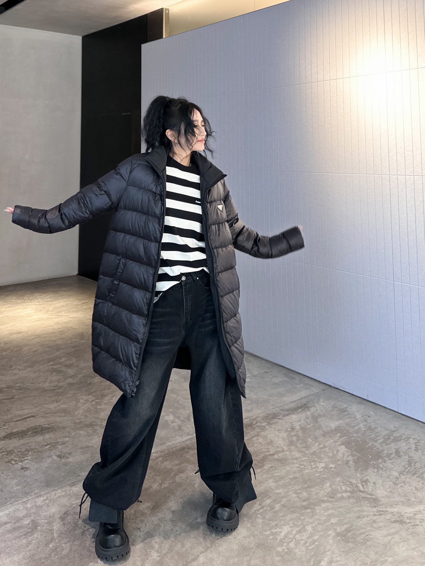 P家新款90白鹅绒服进口再生纤维️经典再生尼龙面料可双面两穿设计实穿性满分连帽可拆卸设计直筒版型显瘦不挑