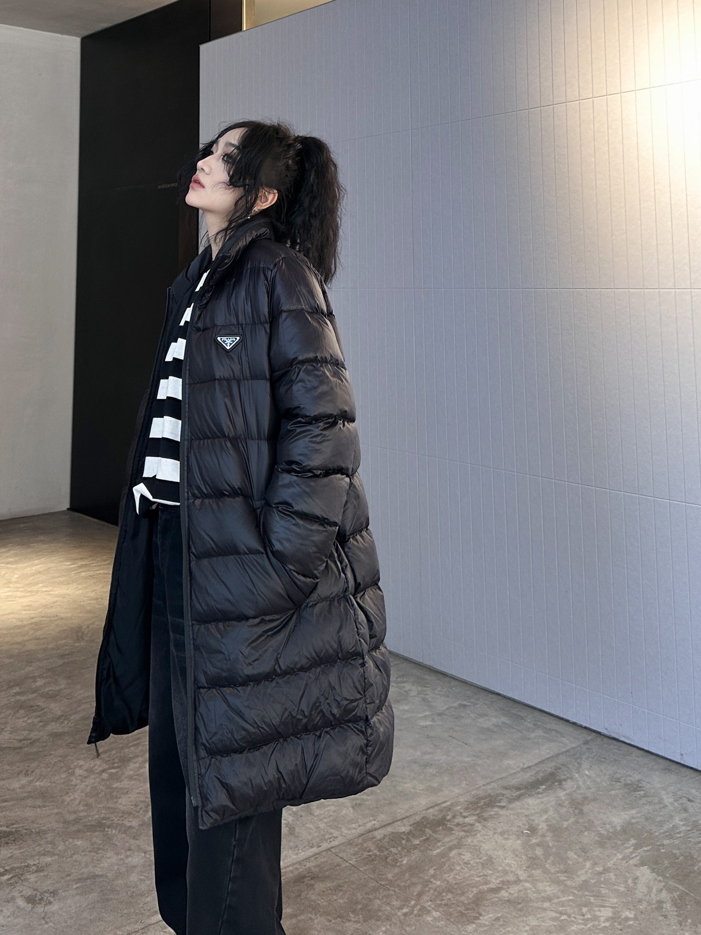 P家新款90白鹅绒服进口再生纤维️经典再生尼龙面料可双面两穿设计实穿性满分连帽可拆卸设计直筒版型显瘦不挑